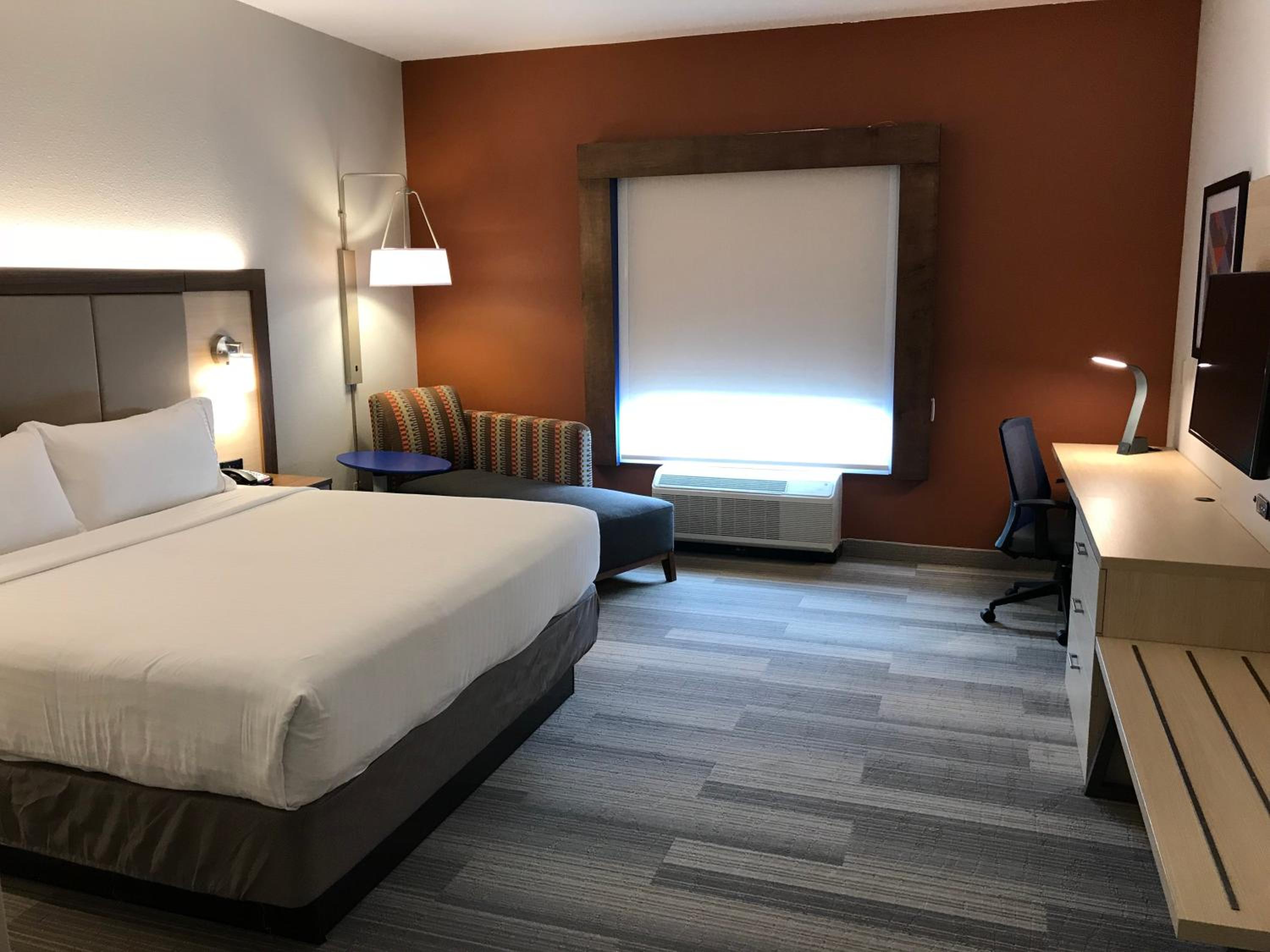 Standard King Room - Photo 4