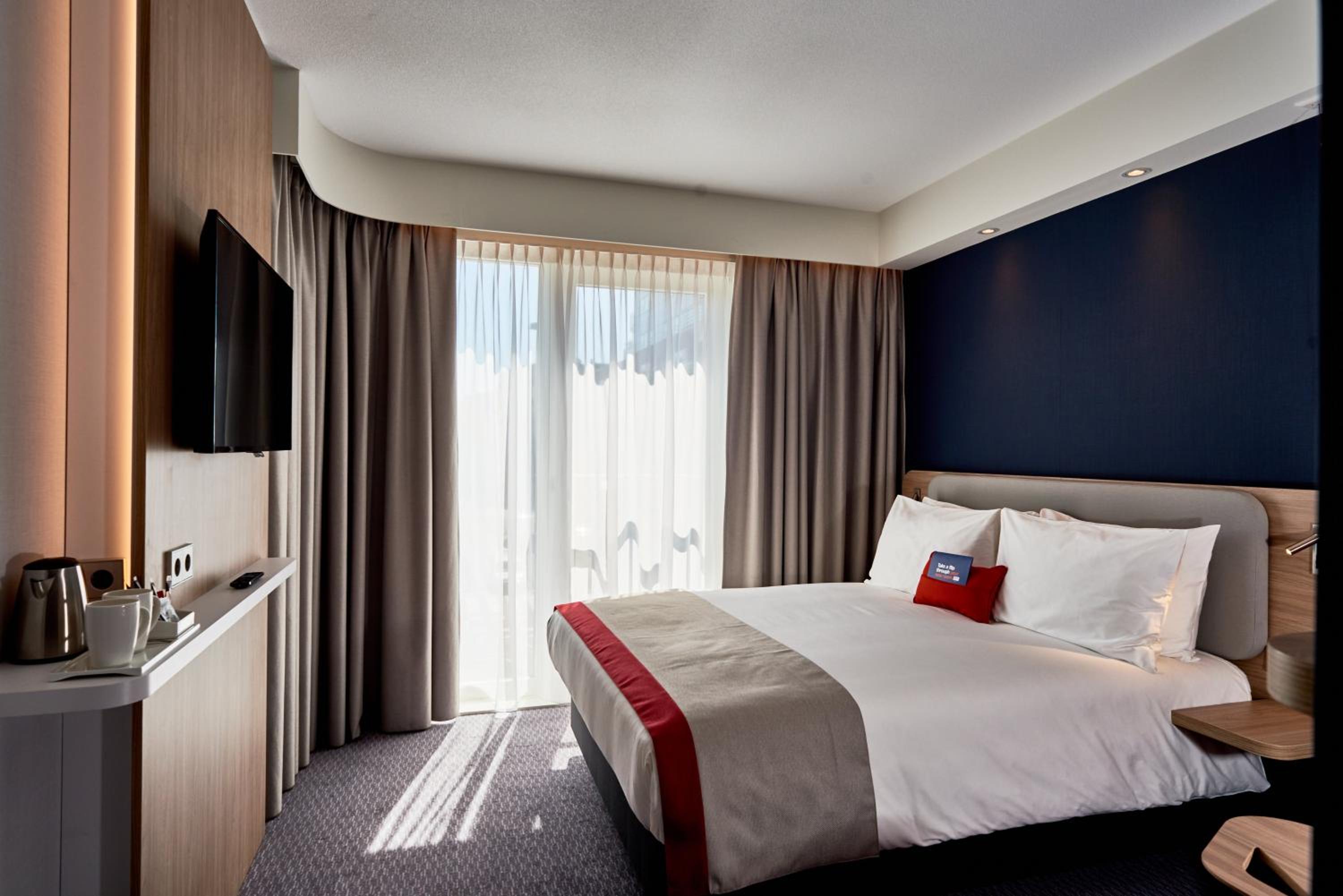 Standard Double Room with Free Breakfast - Accessible photo 1