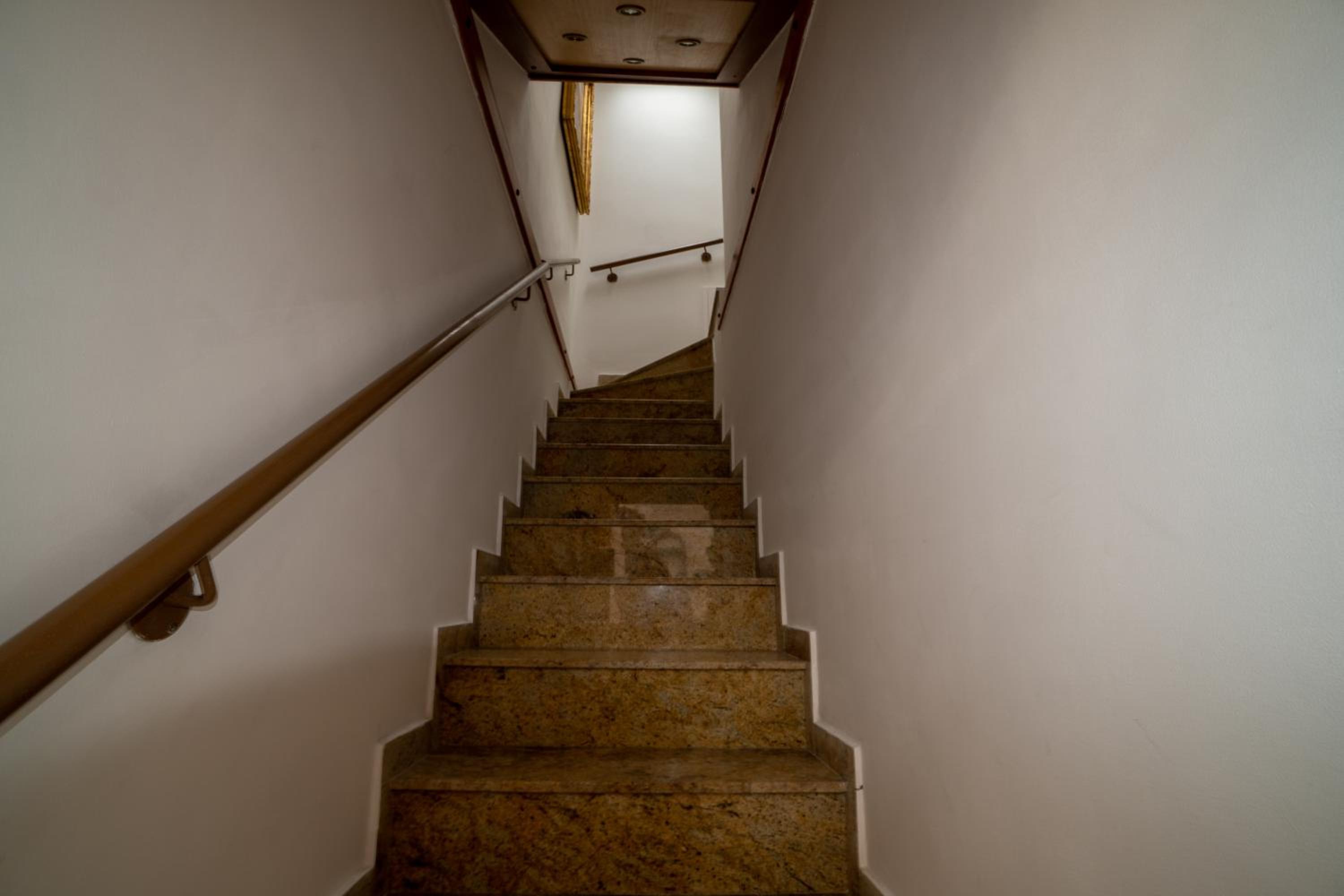Apartment 2 - Photo 9