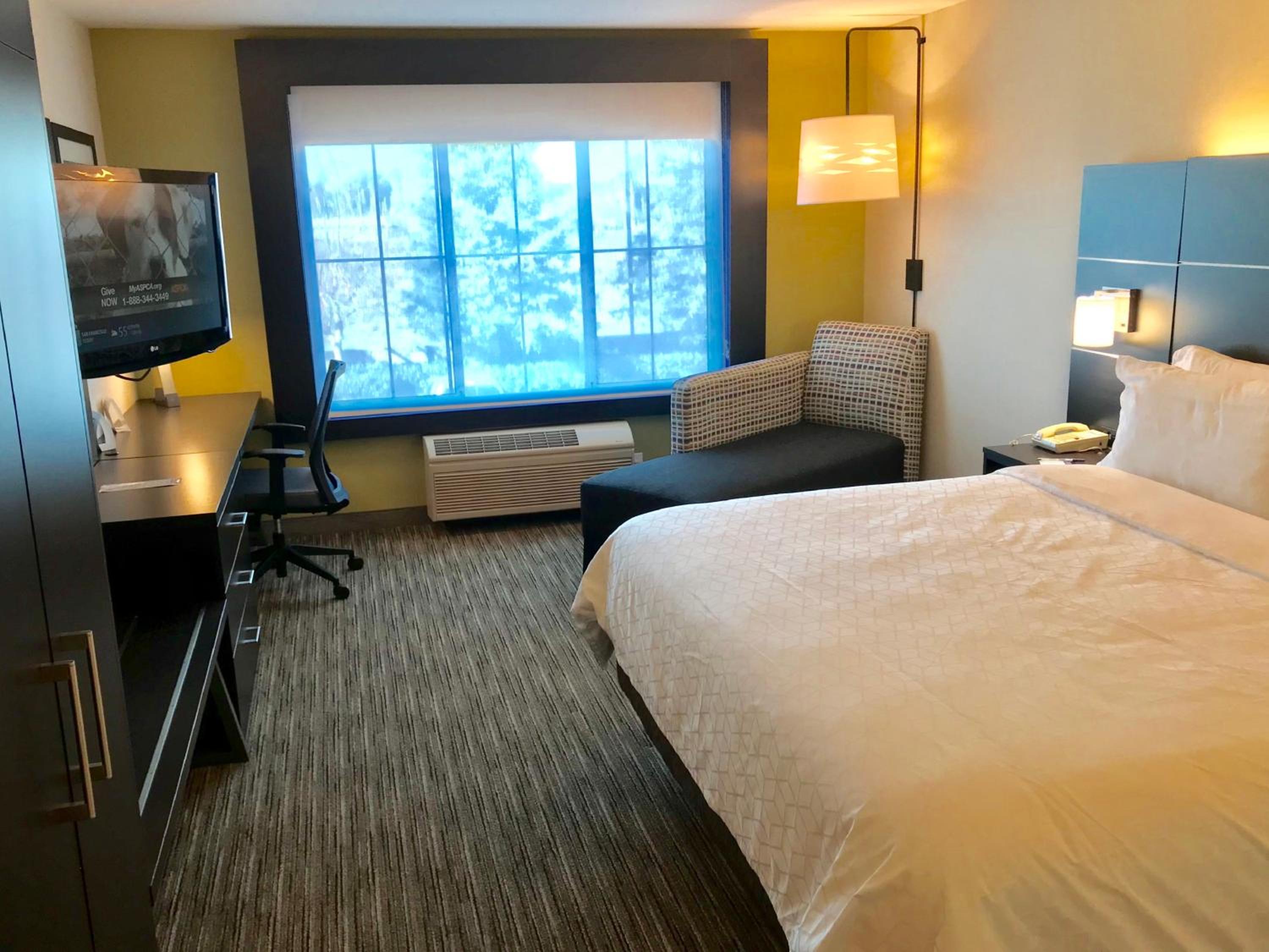 Standard King Room - Photo 2