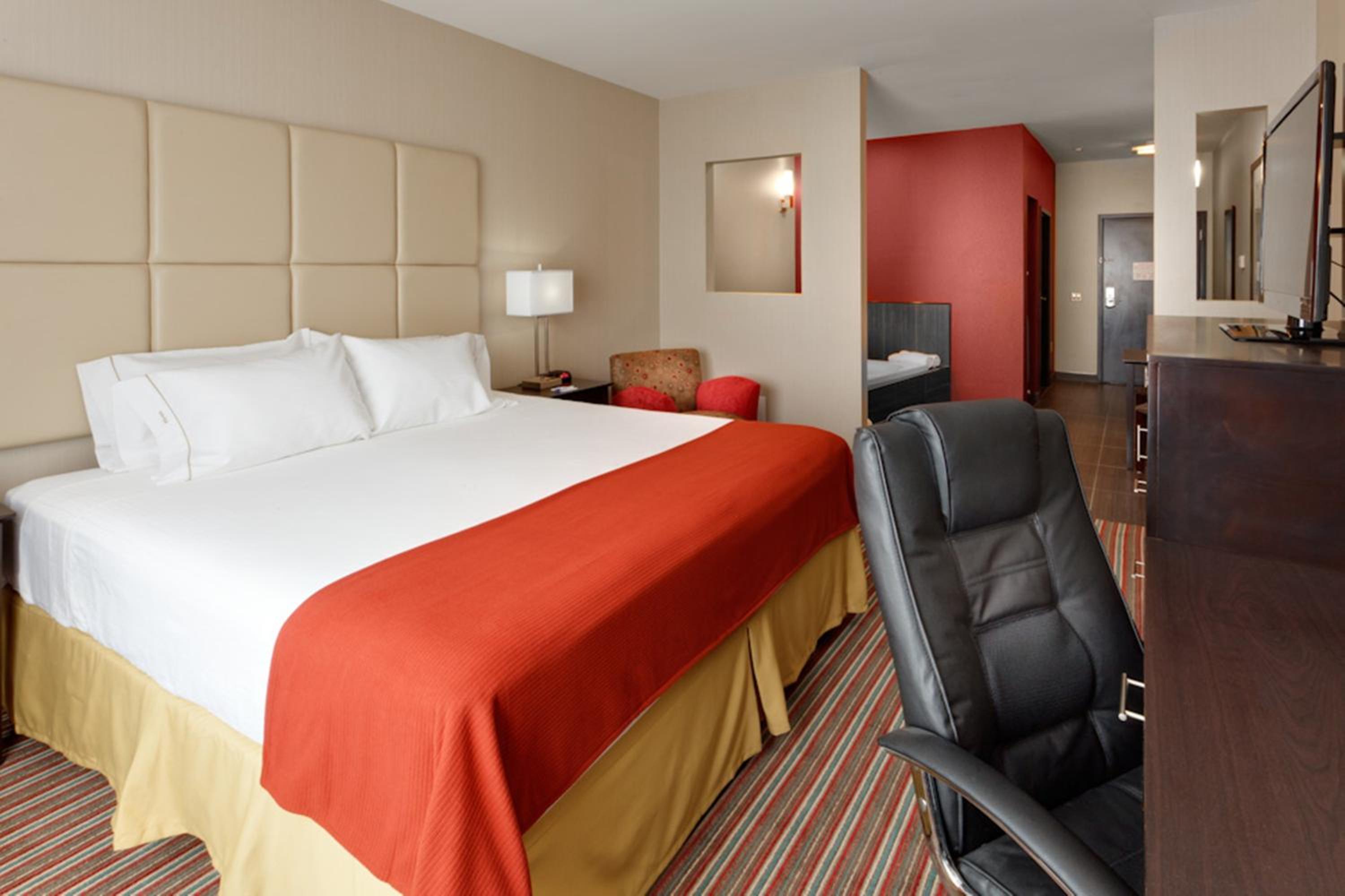 King Room with Jetted Tub - Photo 1