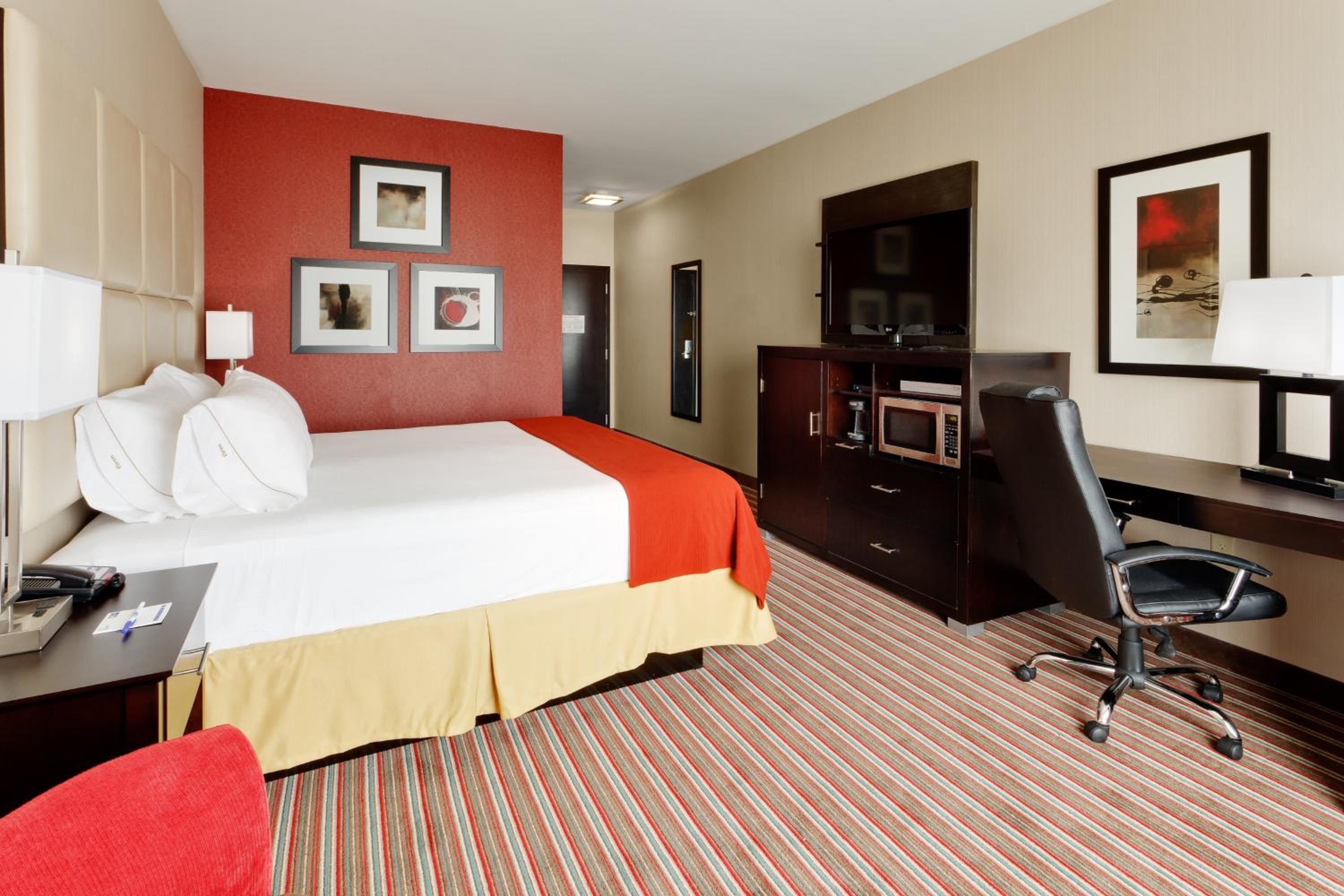 Standard King Room - Photo 3