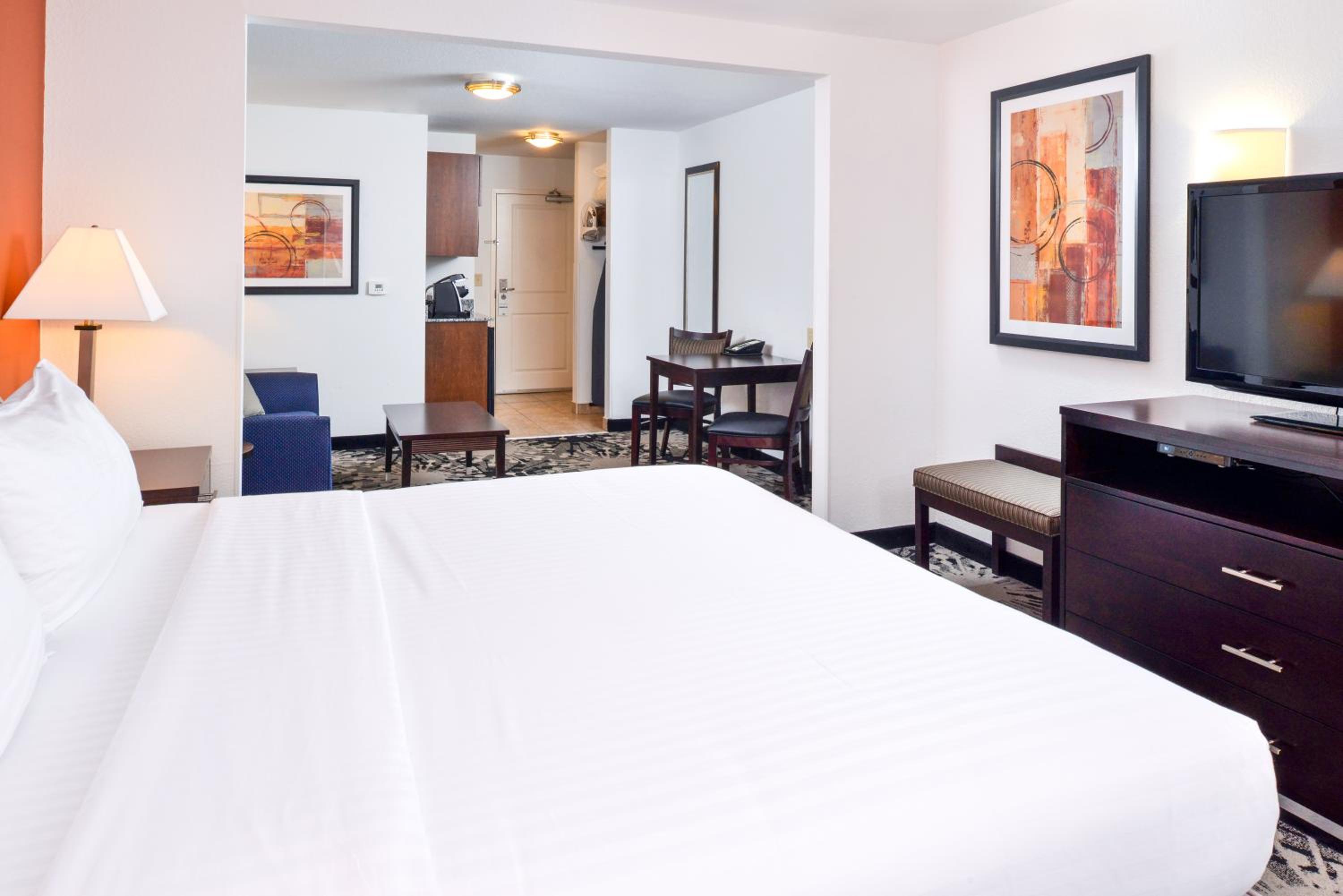 King Suite with Sofa Bed photo 3