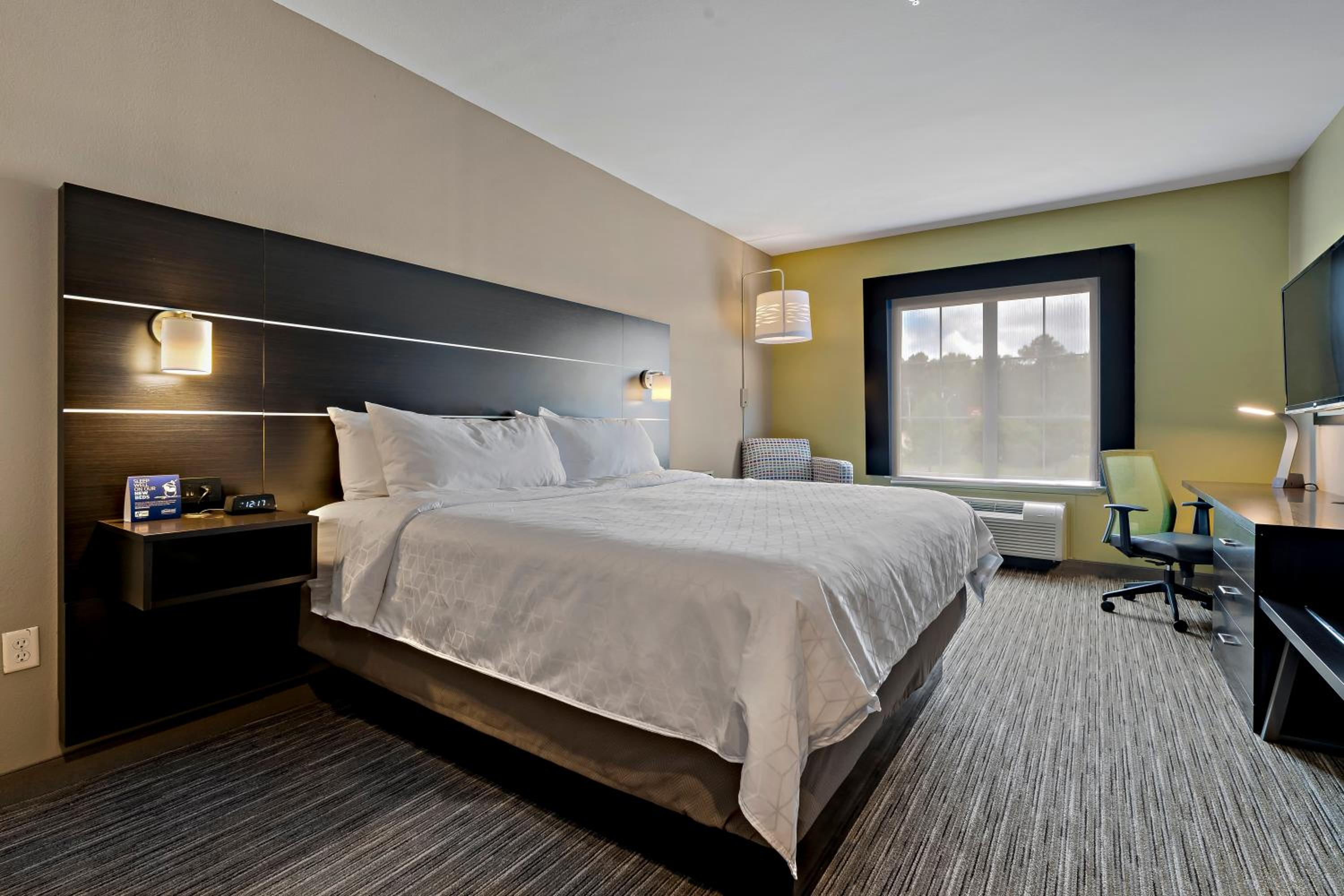 Standard King Room - Photo 2