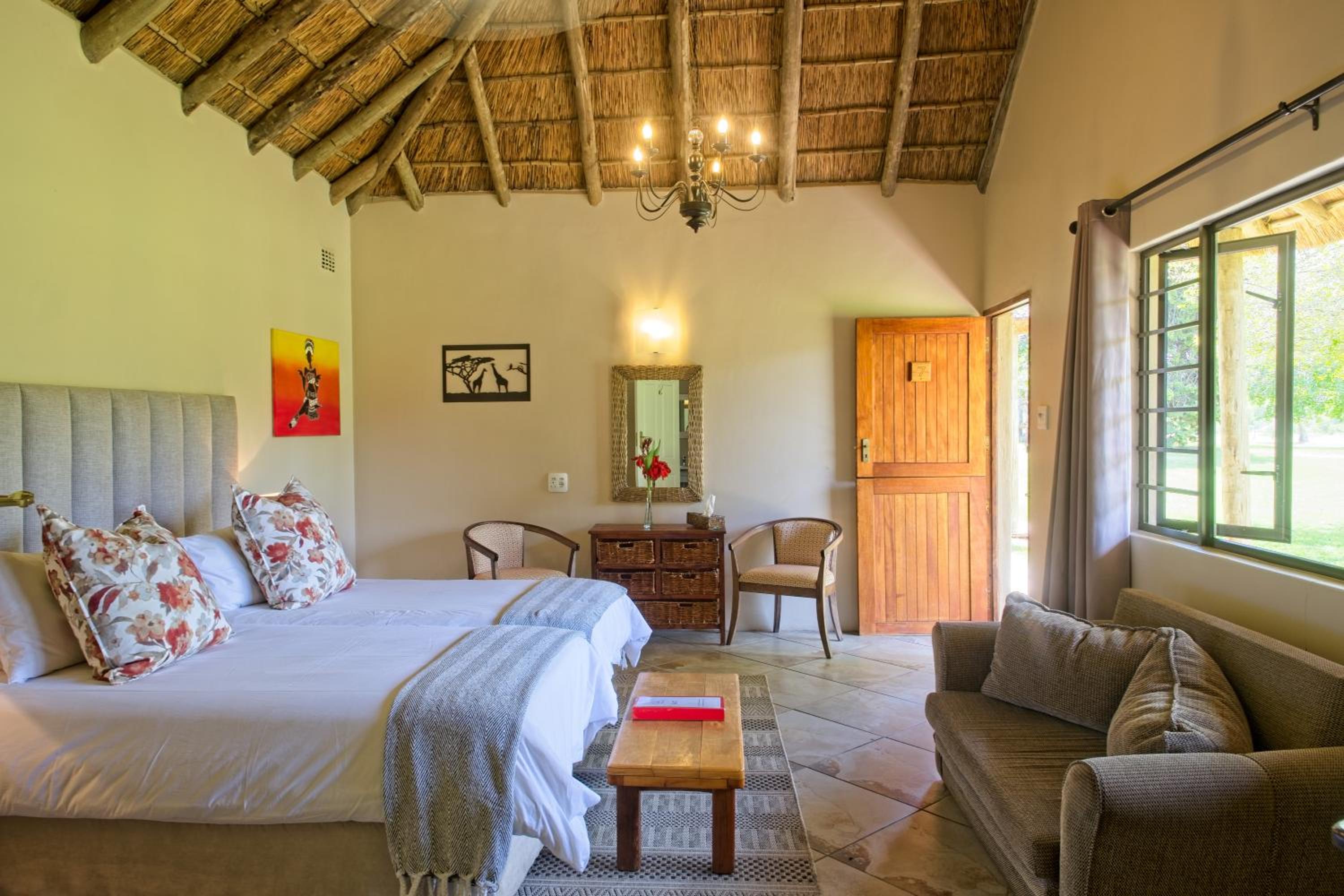 Valencia Bungalow with twin Beds  photo 1