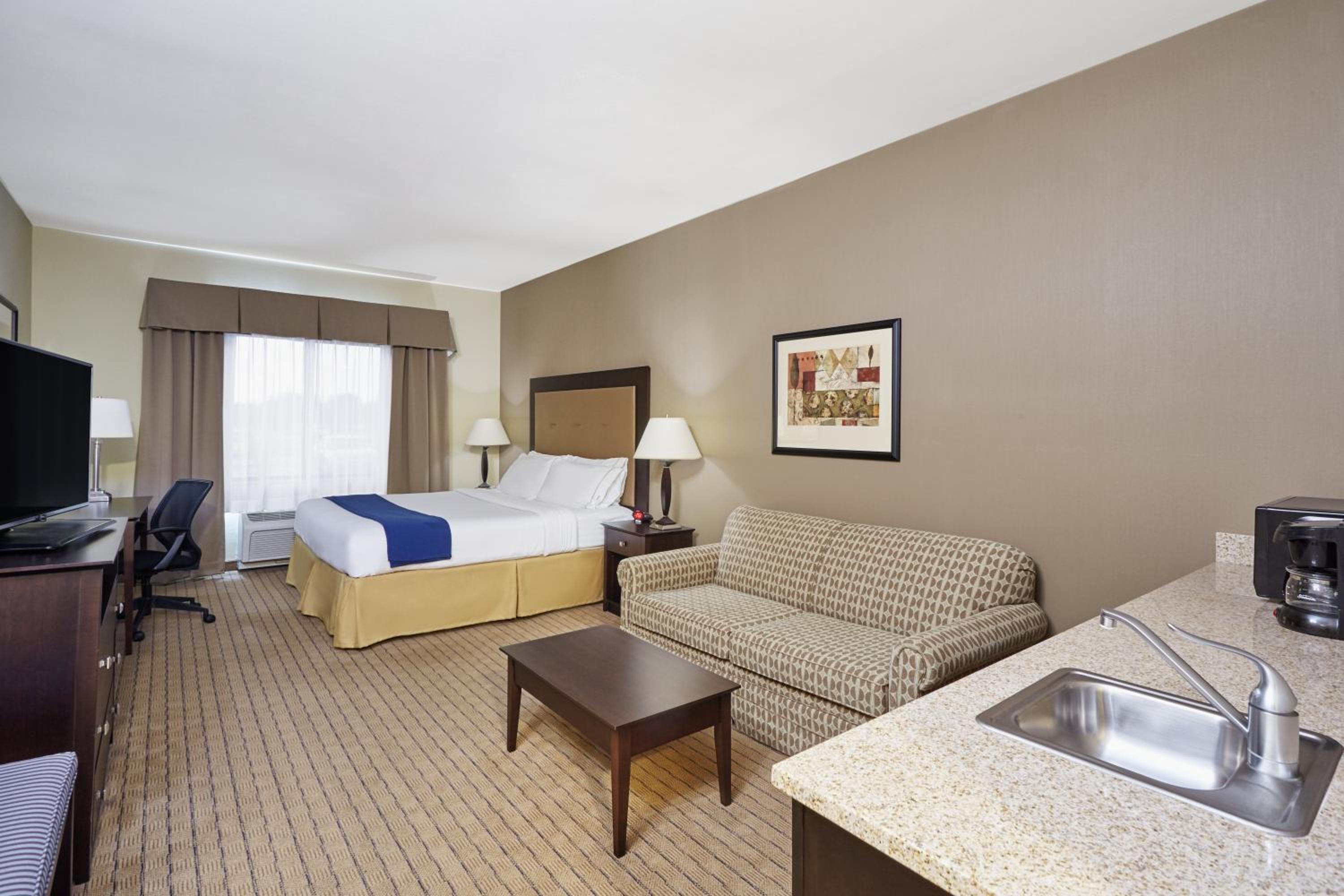 King Suite - Photo 1