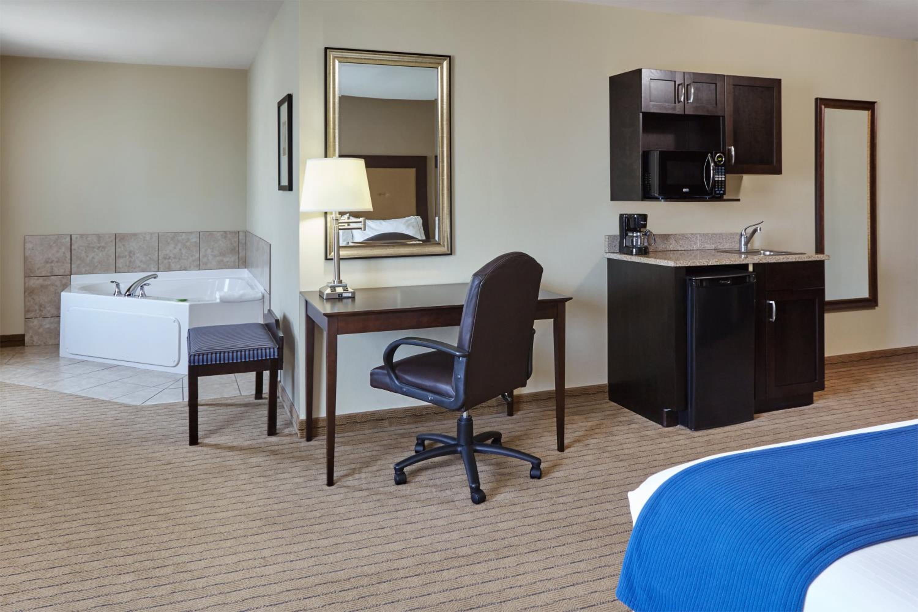 King Suite with Jetted Tub - Photo 1