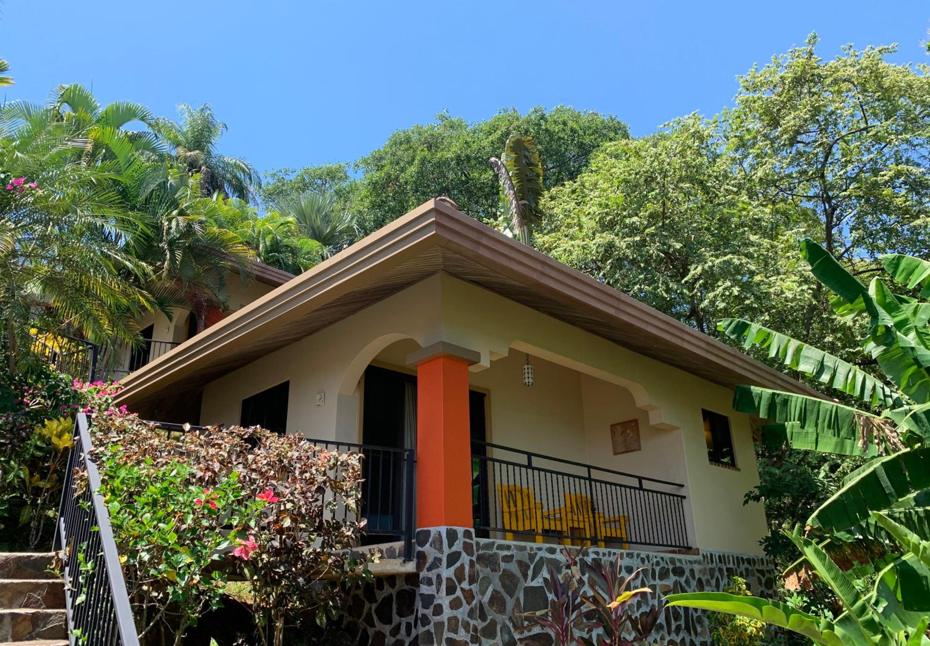 Bungalow with Ocean View  (2 Adults) photo 2