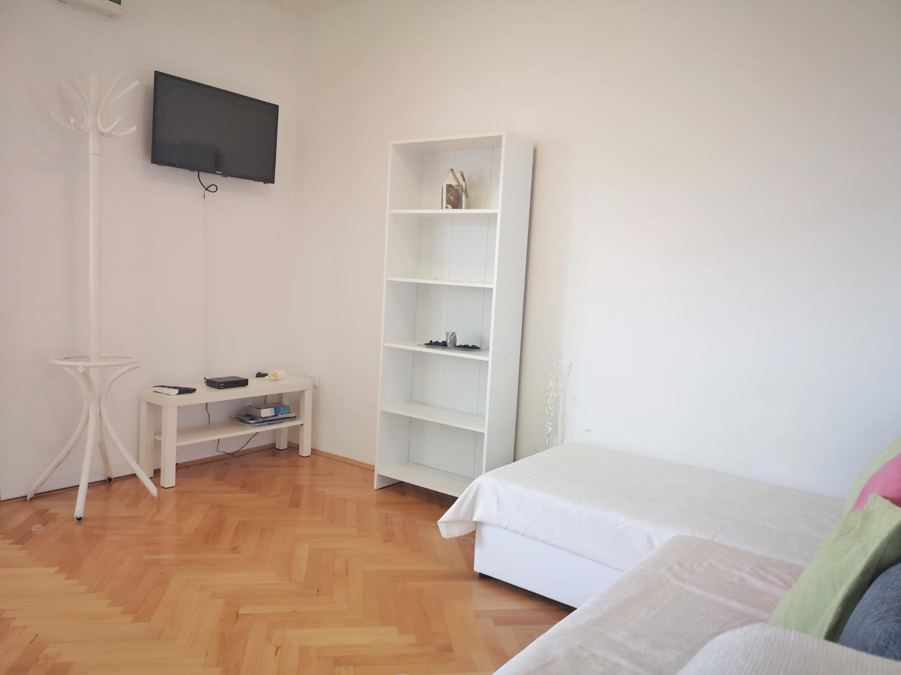 Apartment photo 1