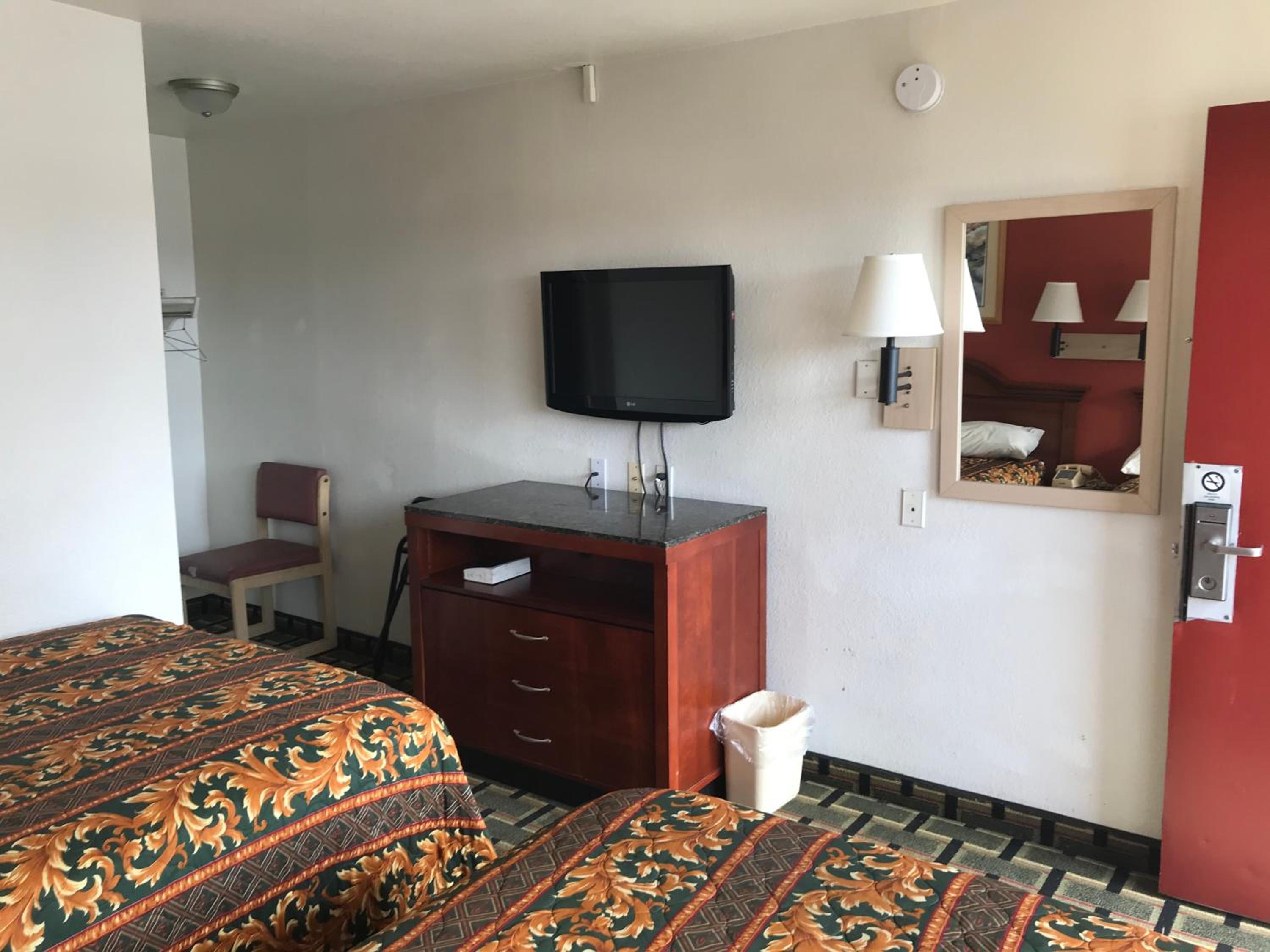 Double Room with Two Double Beds - Photo 3