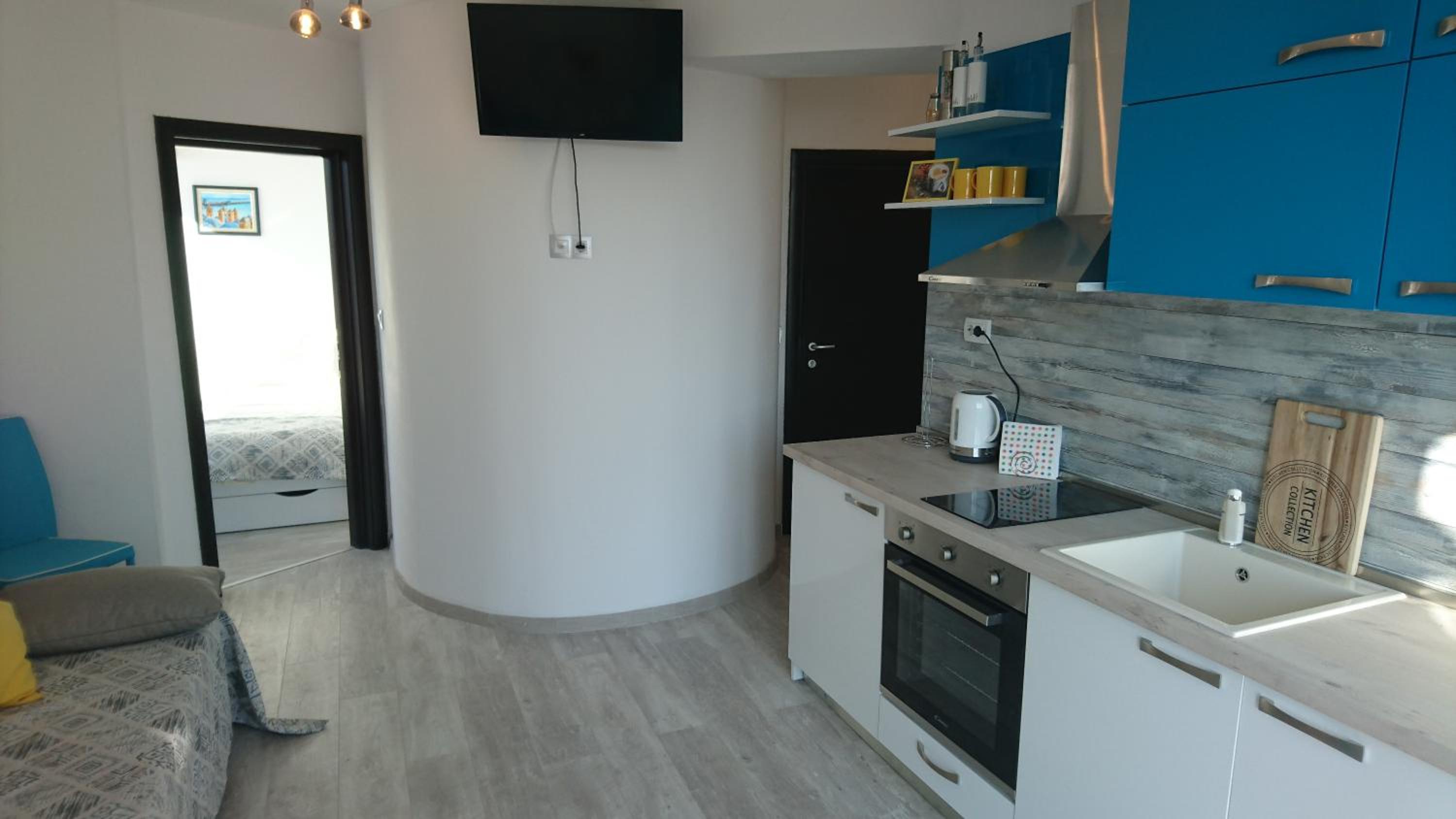 One-Bedroom Apartment with Terrace and City View