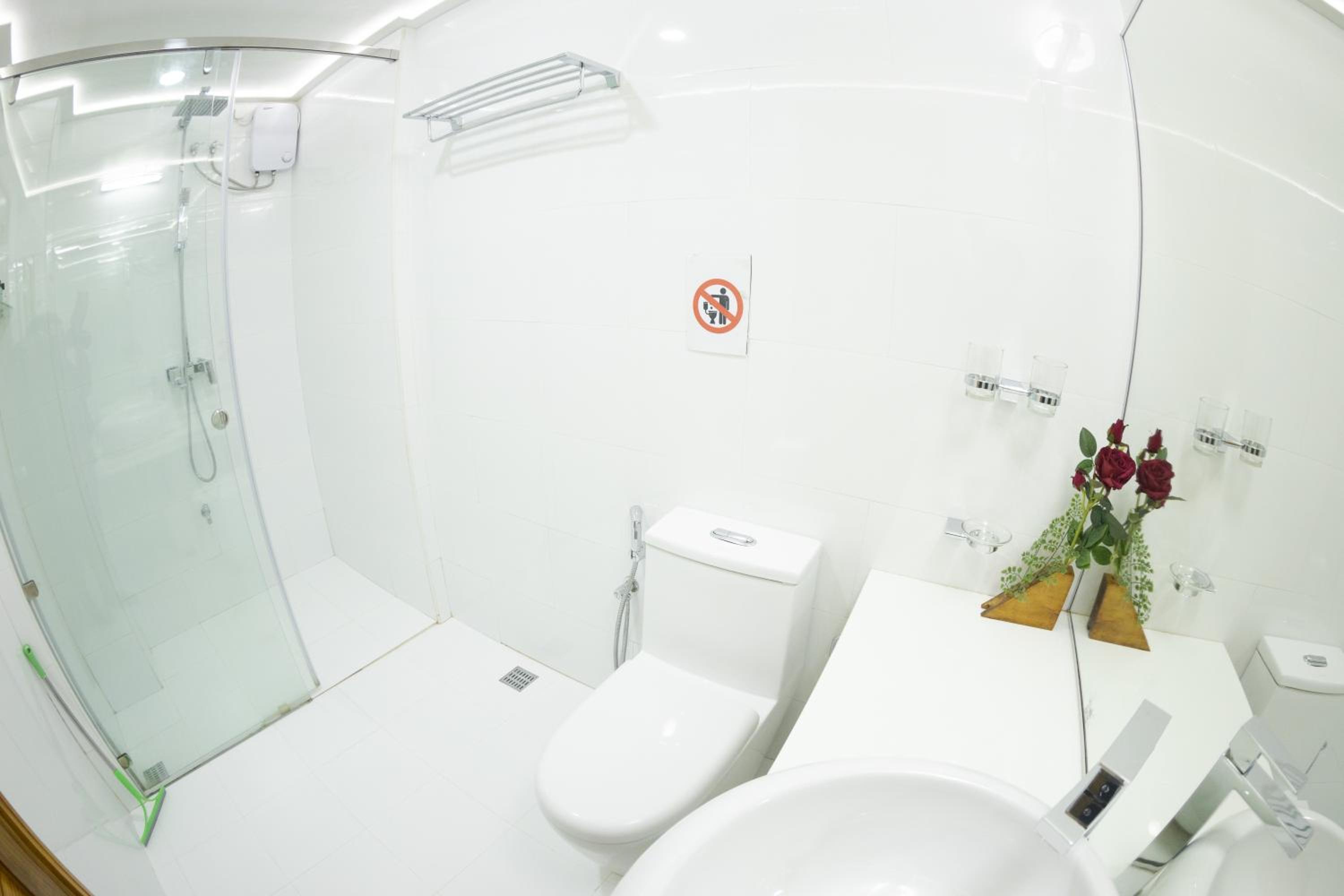 Suite - Photo 8