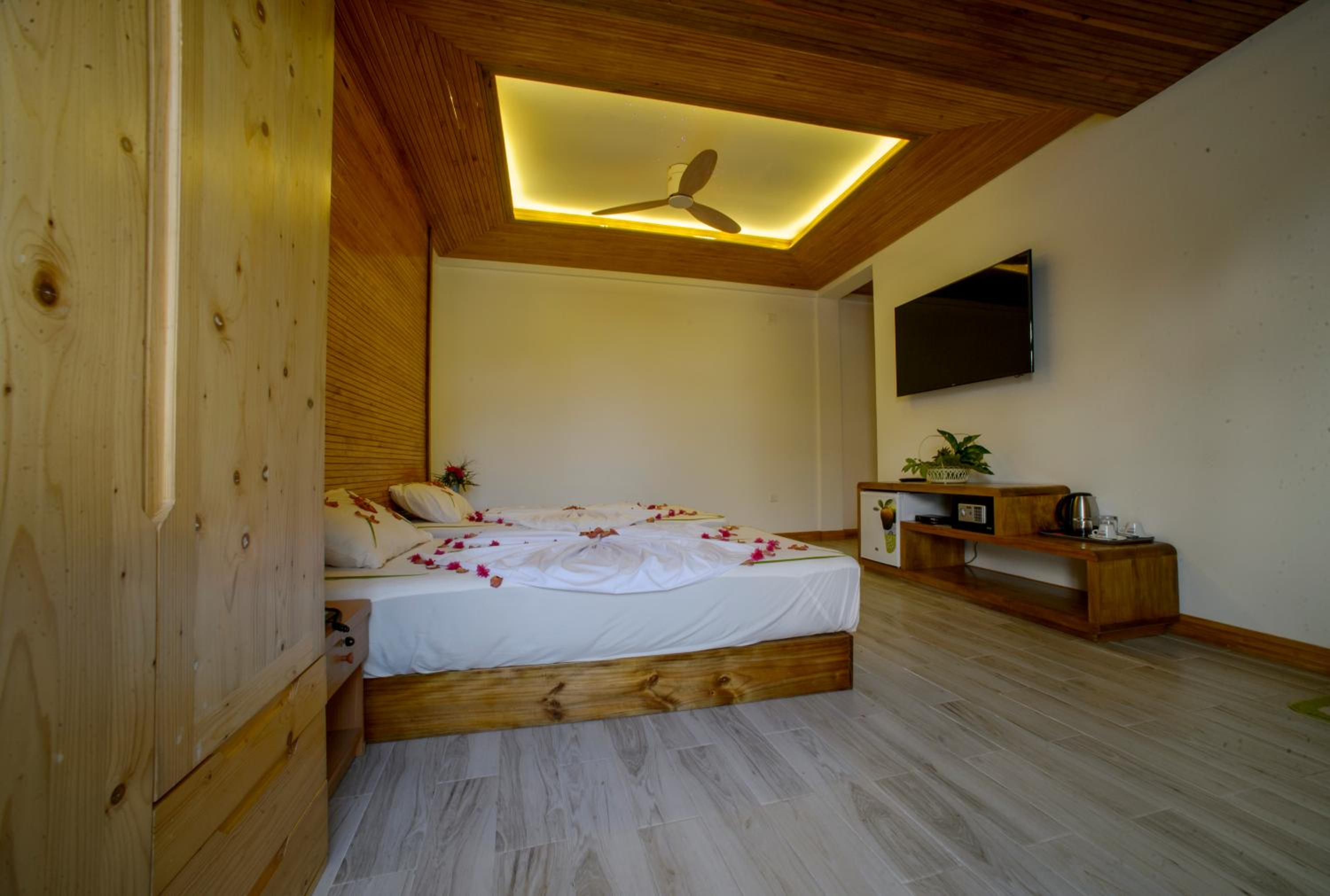 Suite - Photo 6
