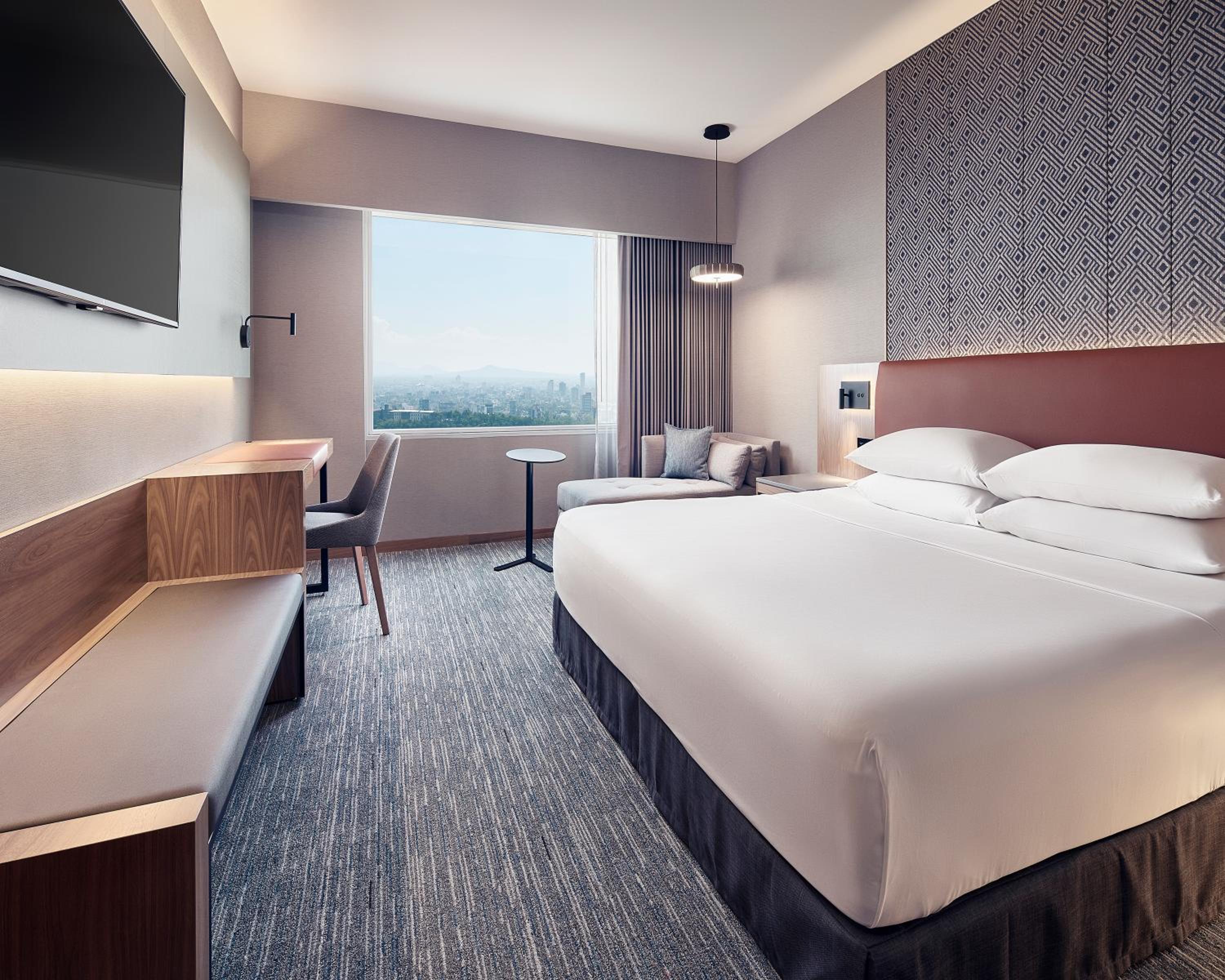 Regency Club King Room - High Floor - Photo 7