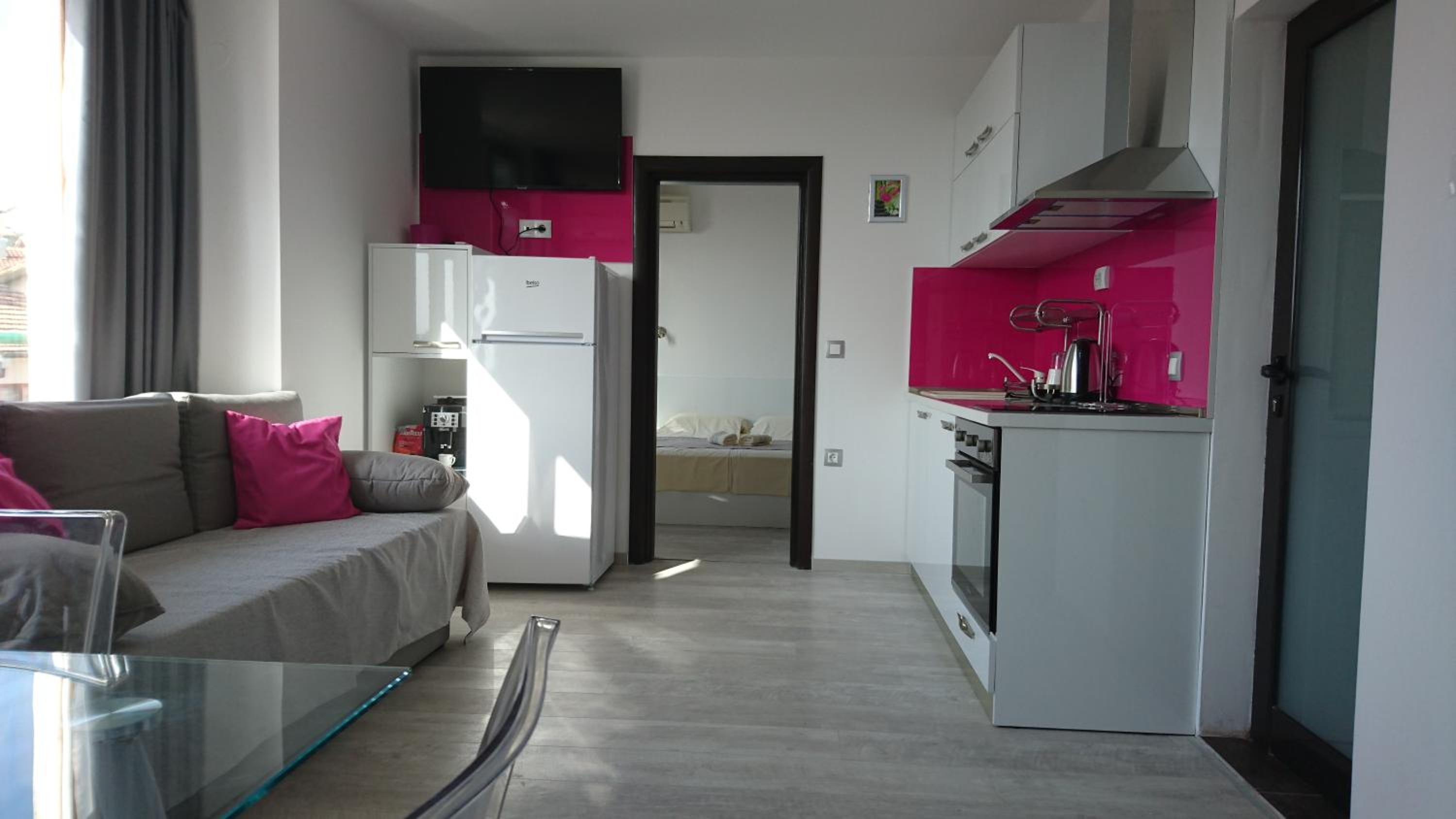 Two-Bedroom Apartment with Terrace and City View photo 2