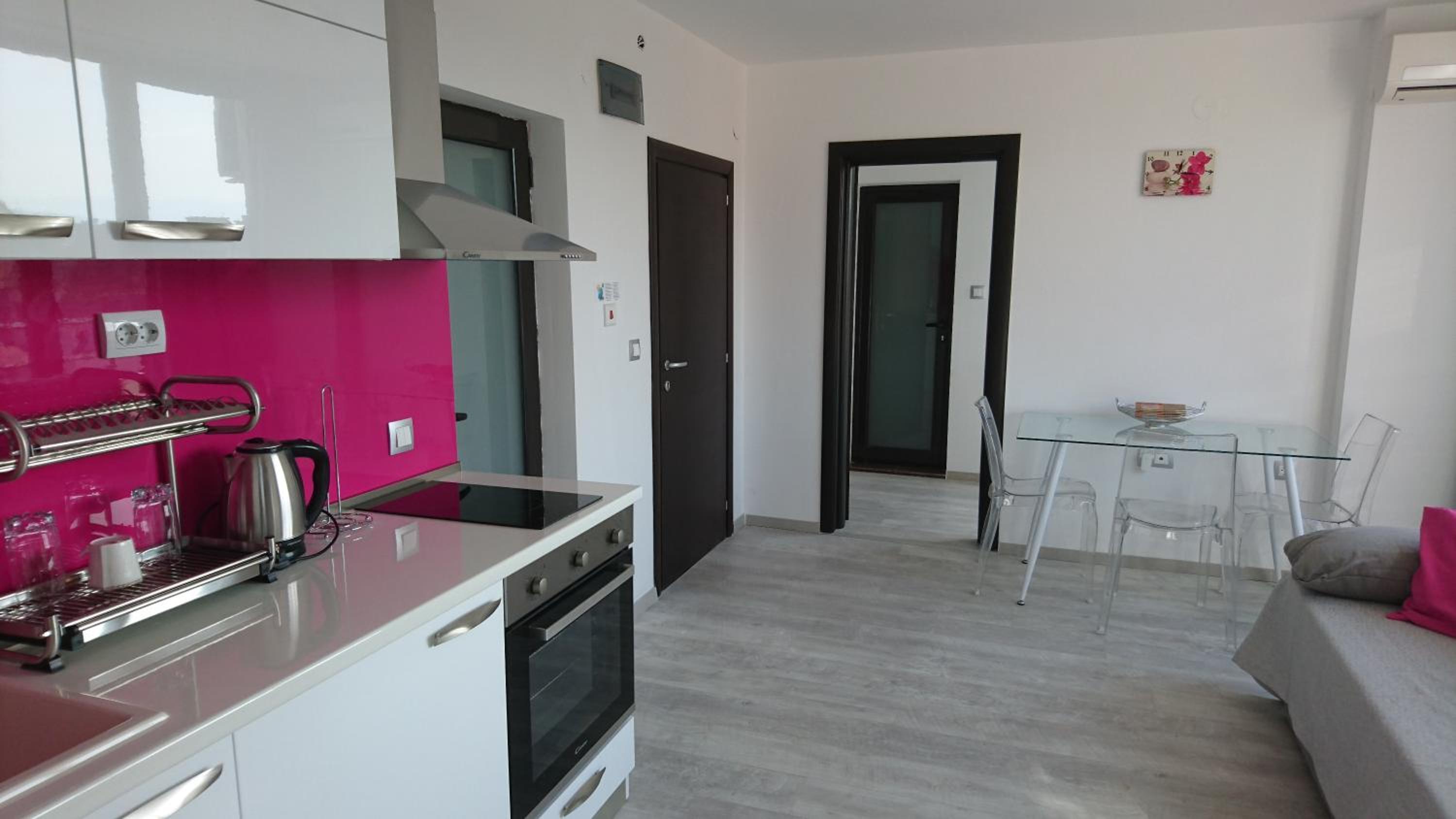 Two-Bedroom Apartment with Terrace and City View photo 3