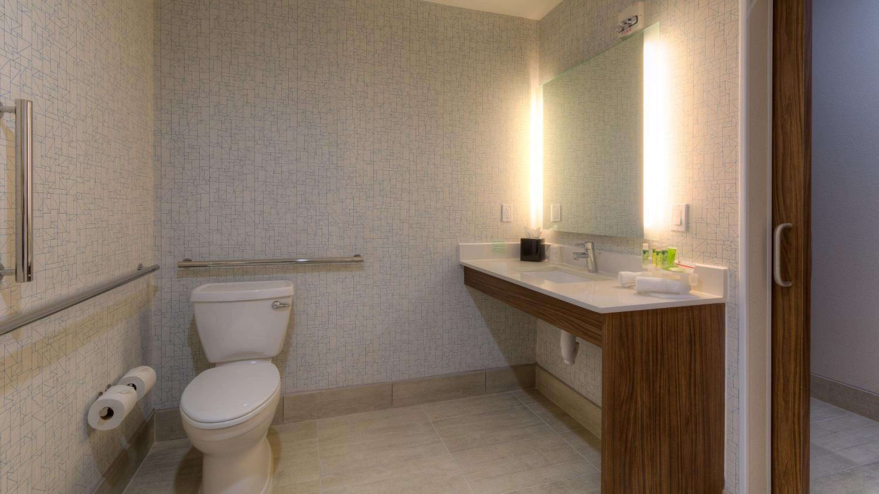 Standard King Room with Roll-In Shower - Communications Access photo 1