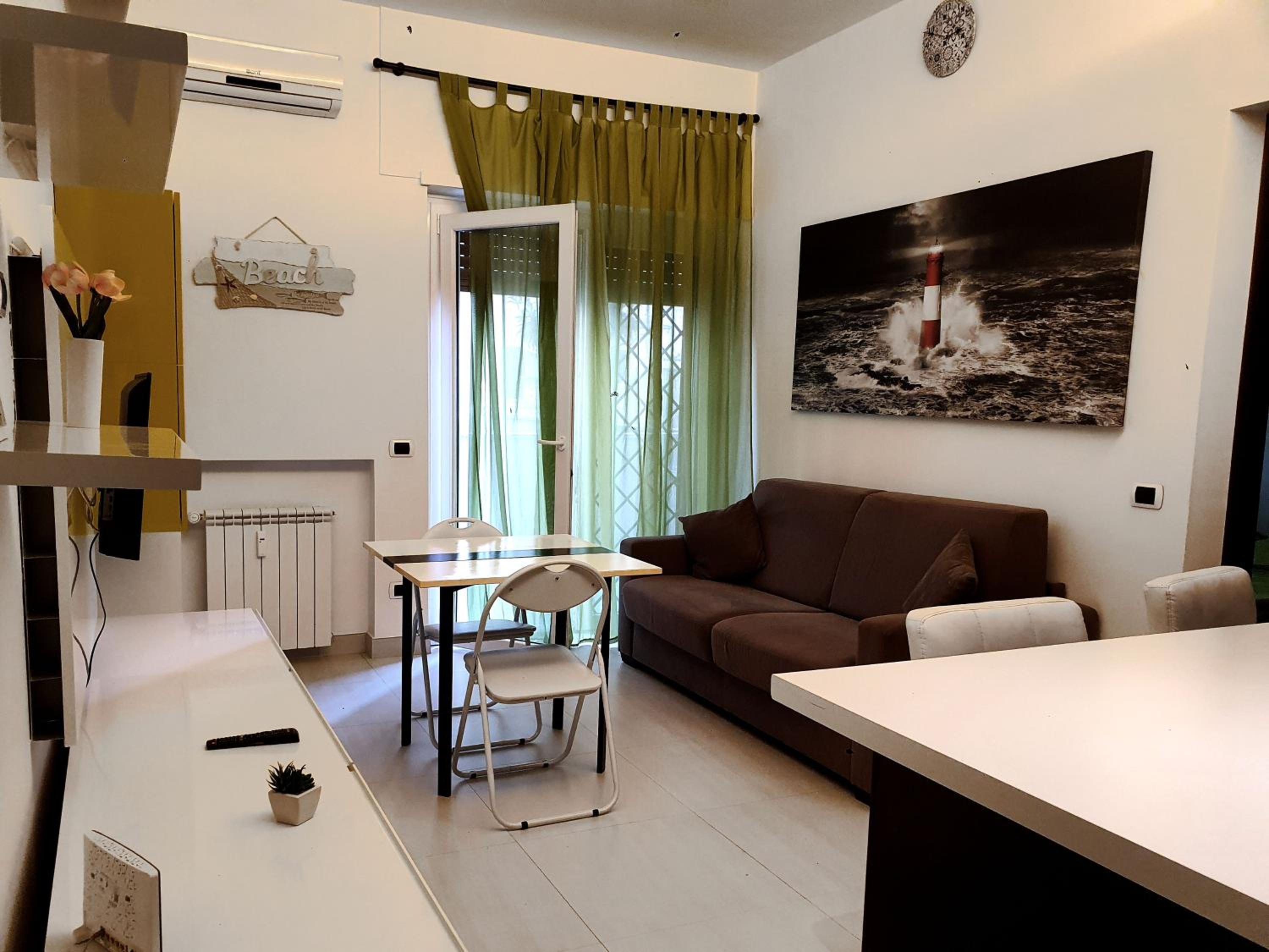One-Bedroom Apartment - Photo 4