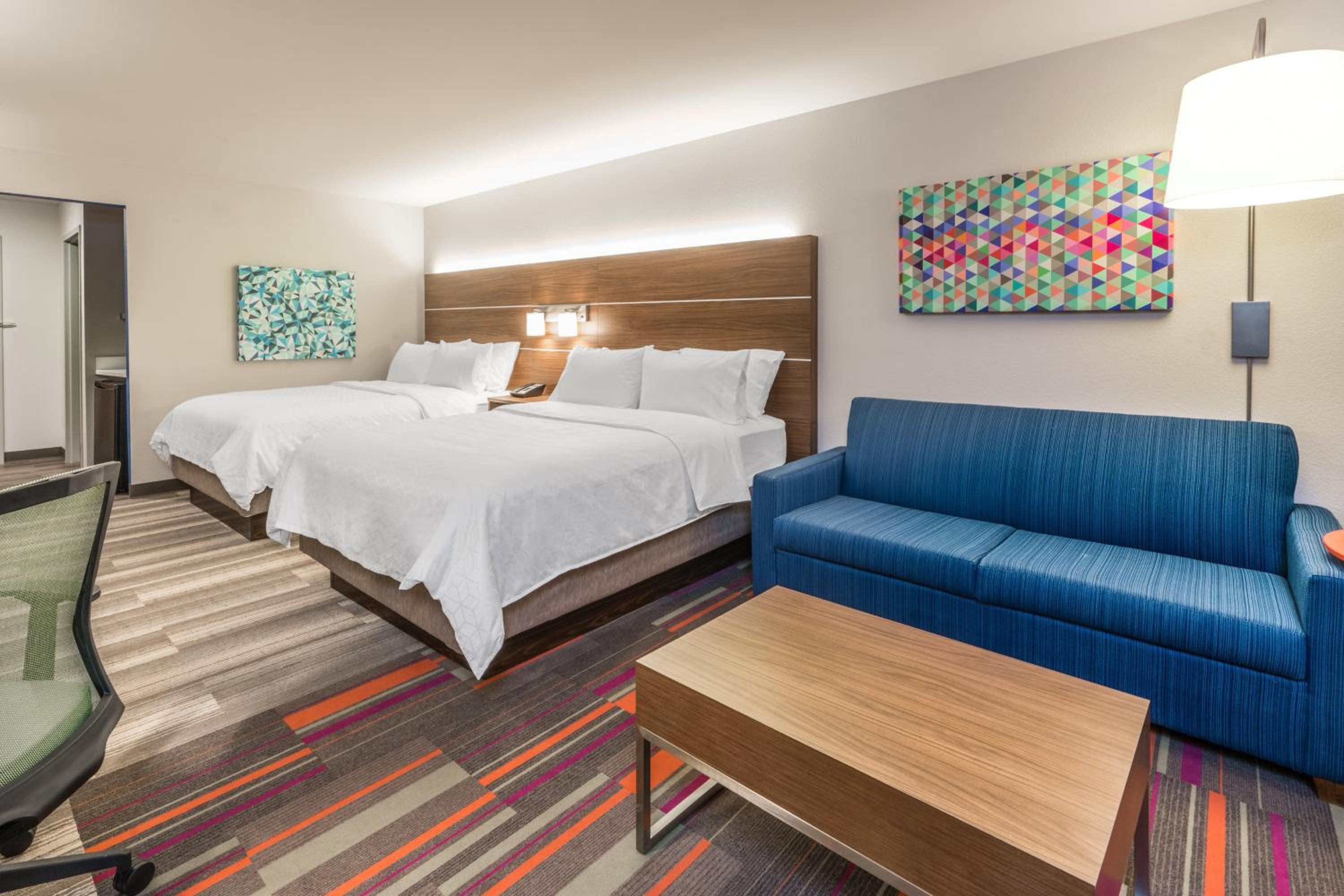 Queen Suite with Two Queen Beds and Sofa Bed photo 1