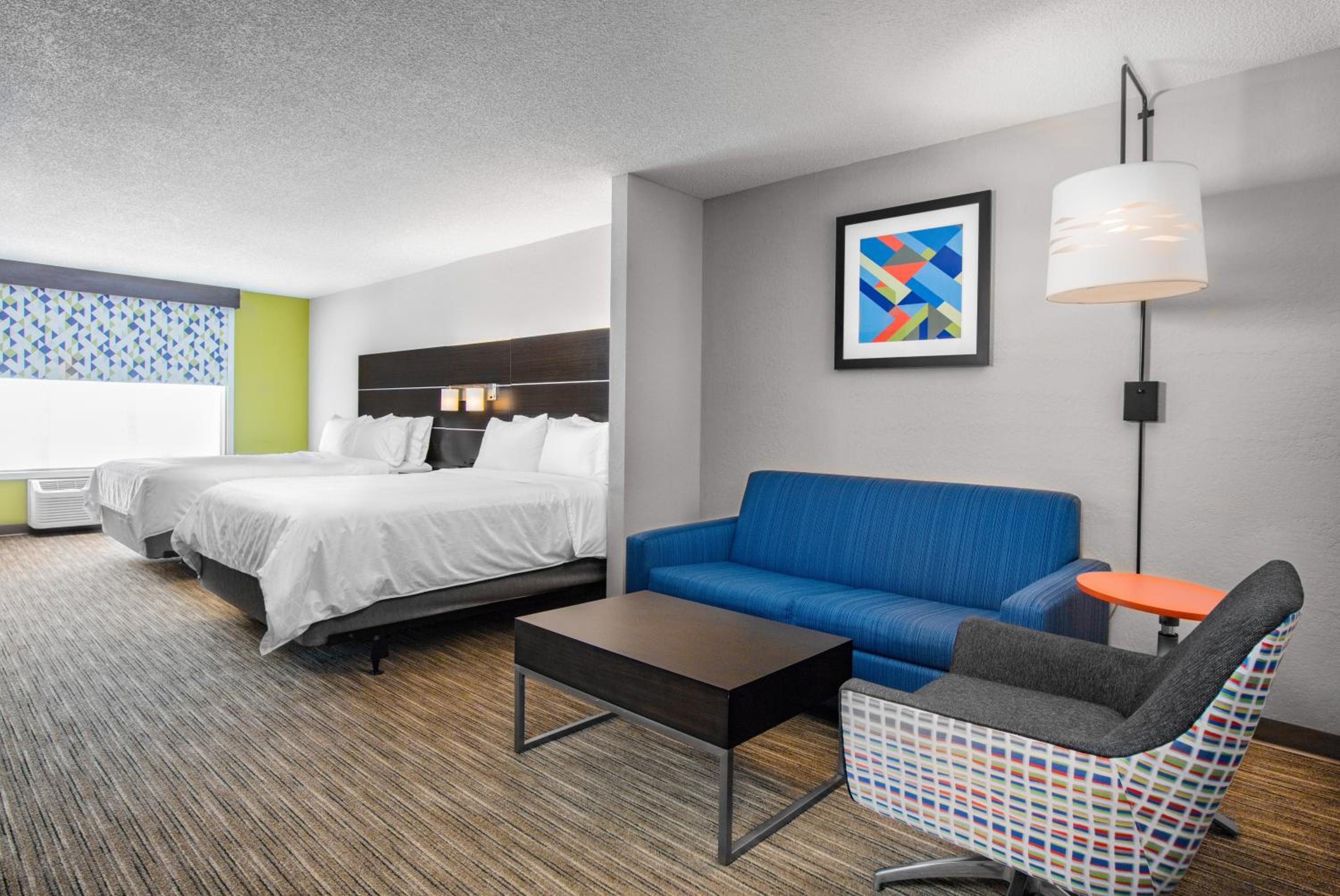 Queen Suite with Two Queen Beds - Disability Access photo 2