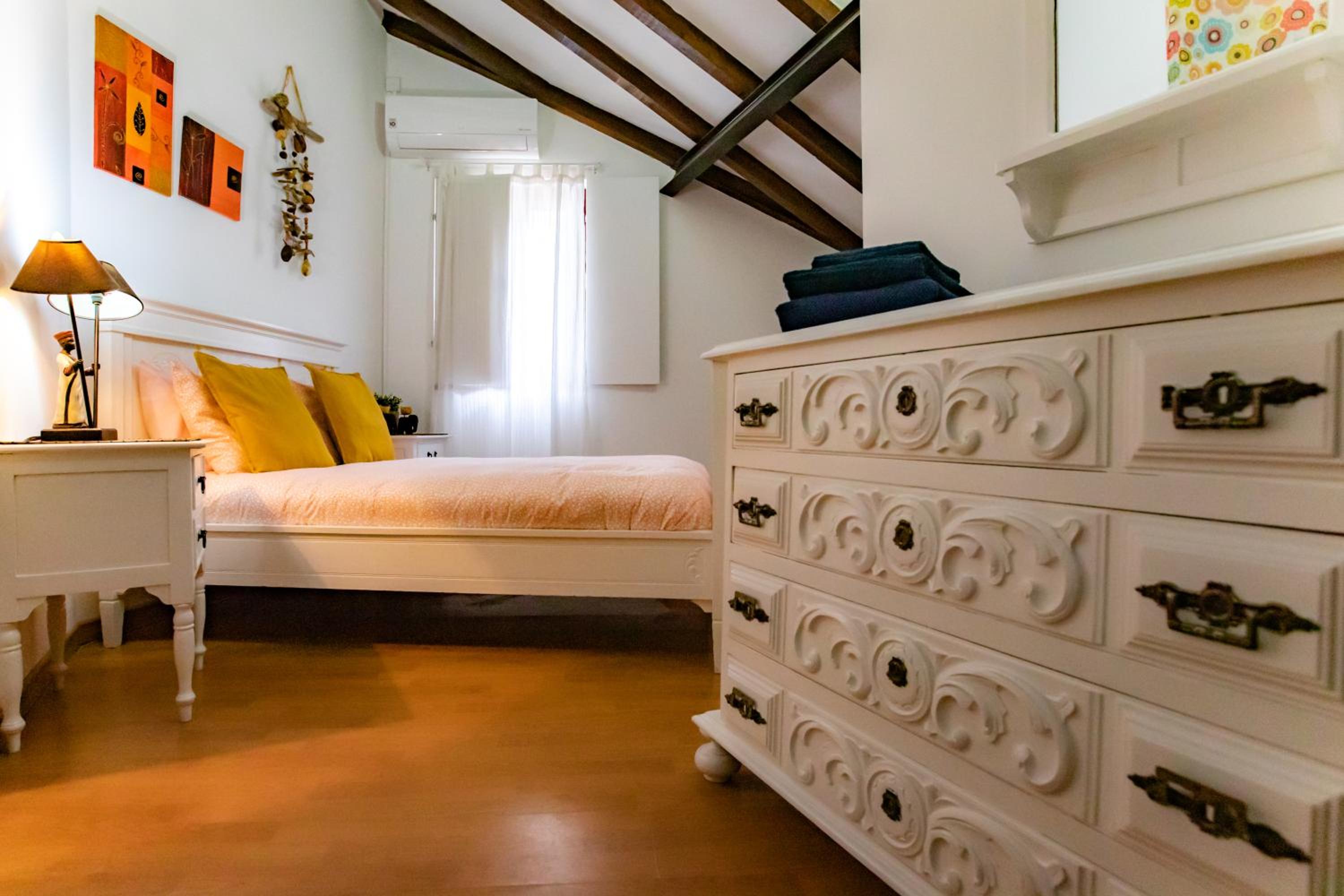 Two-Bedroom House - Photo 16