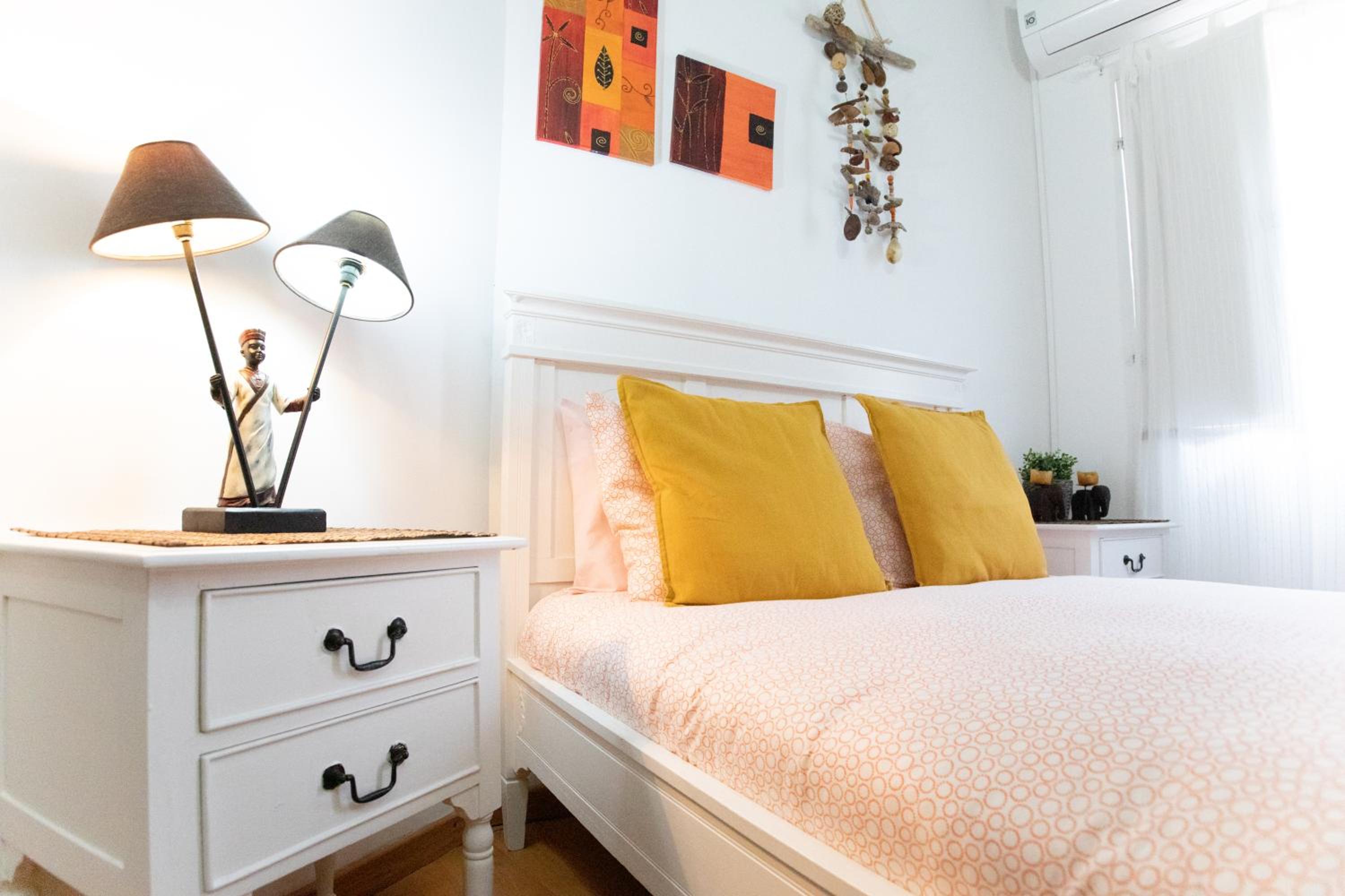 Two-Bedroom House - Photo 17