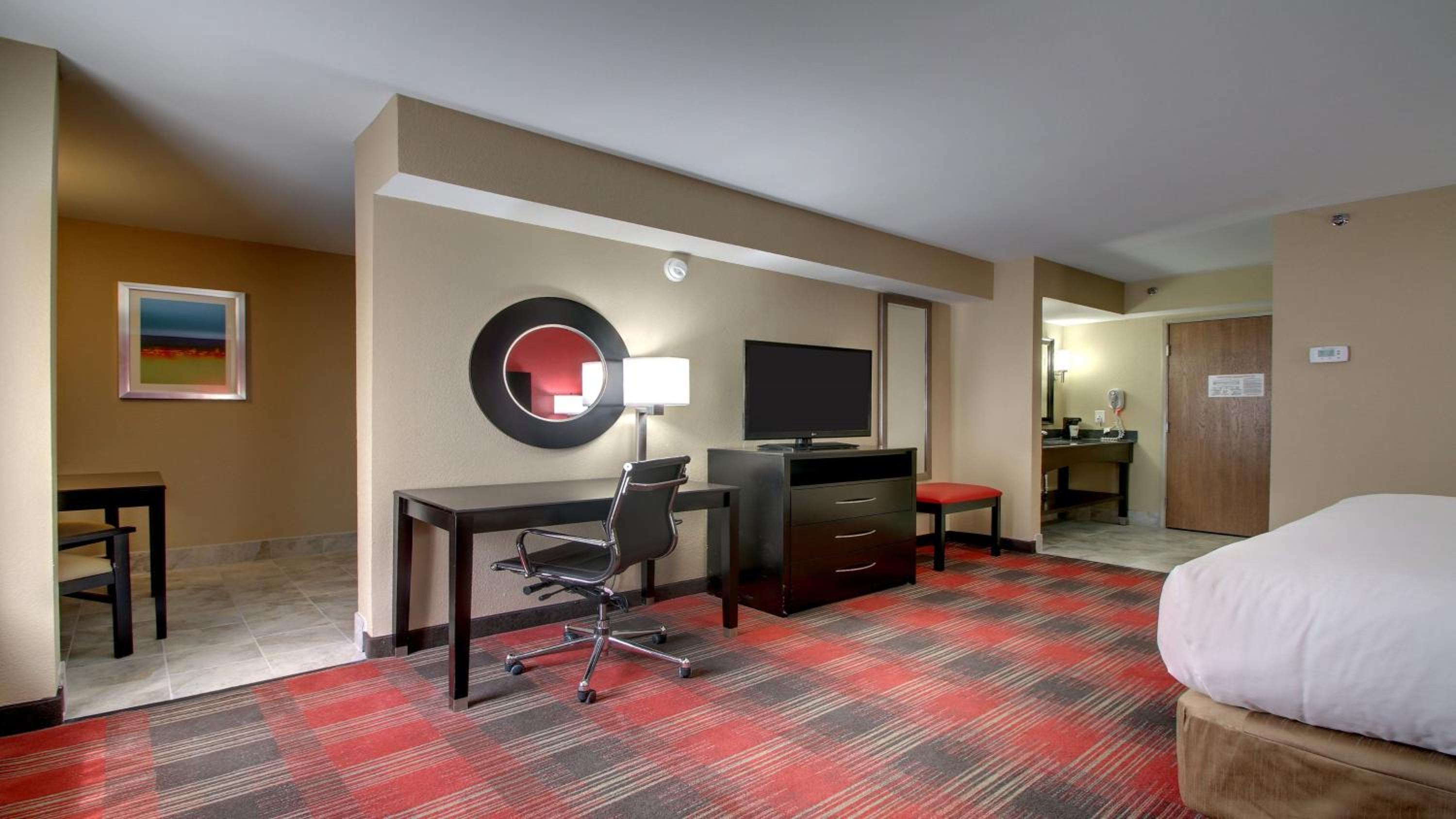 Standard King Room photo 2