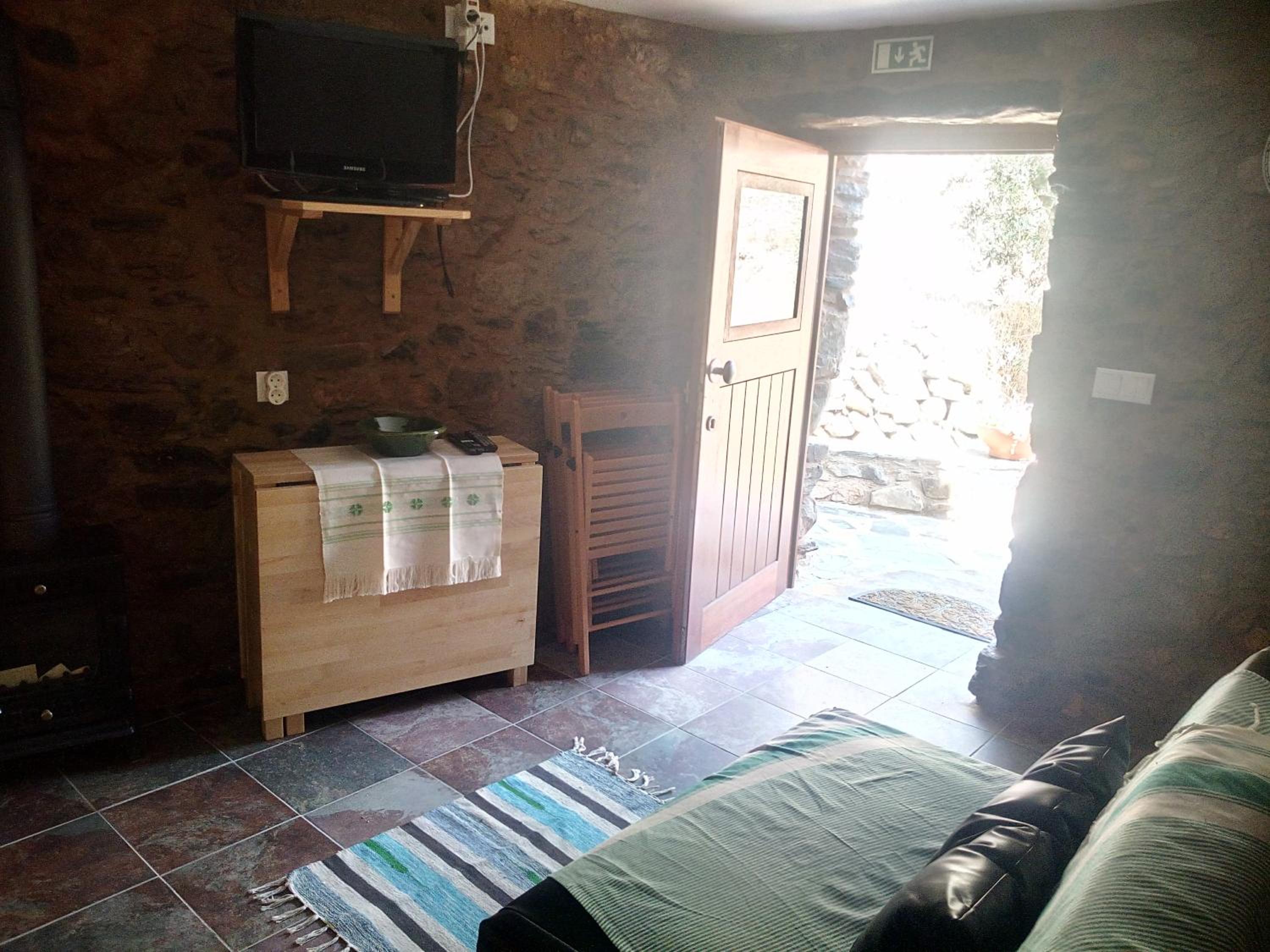 One-Bedroom House photo 2