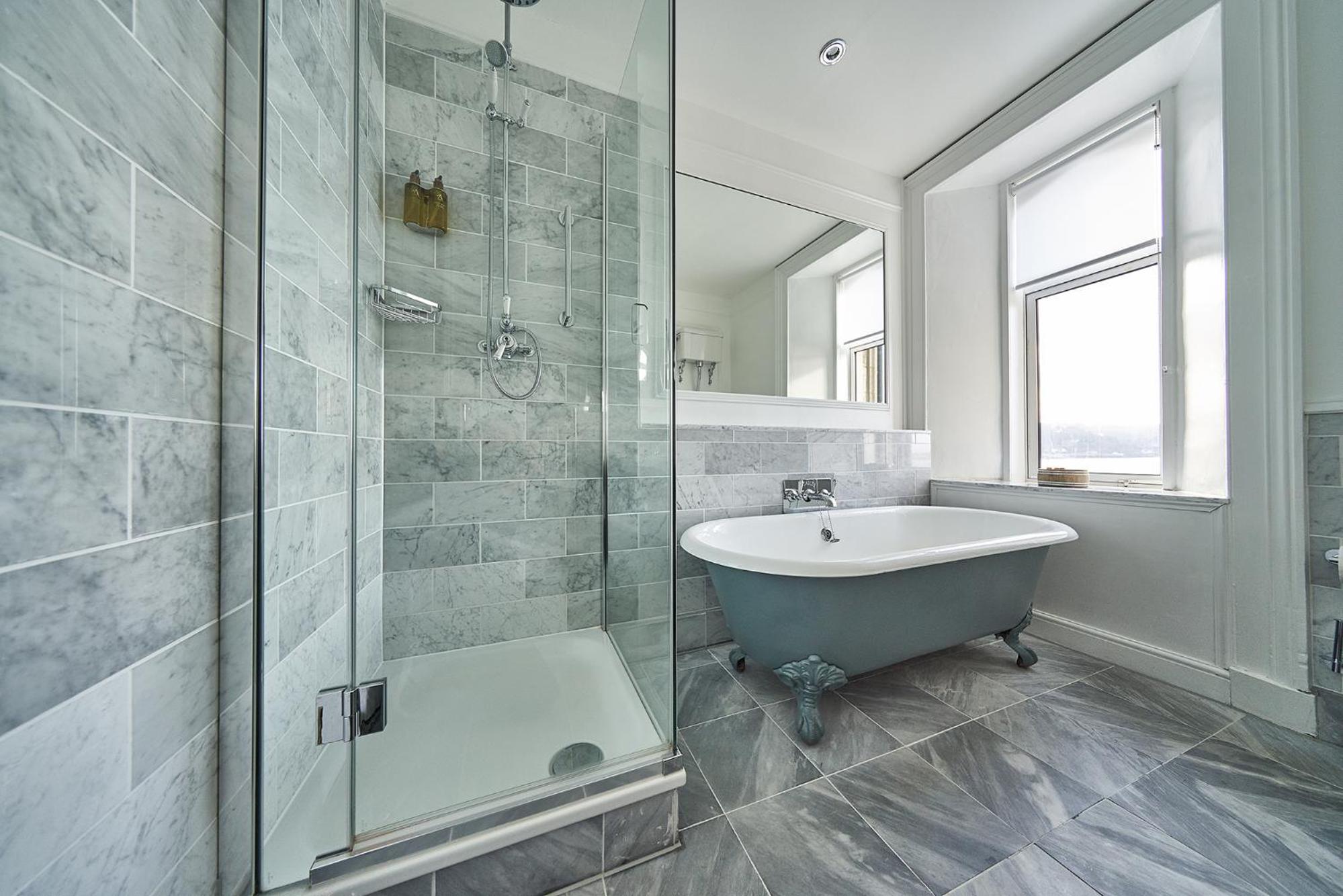 Bay View Junior Suite - Photo 13