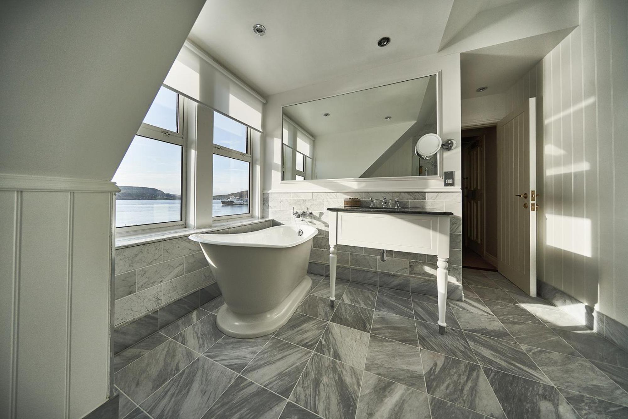 Bay View Junior Suite - Photo 10