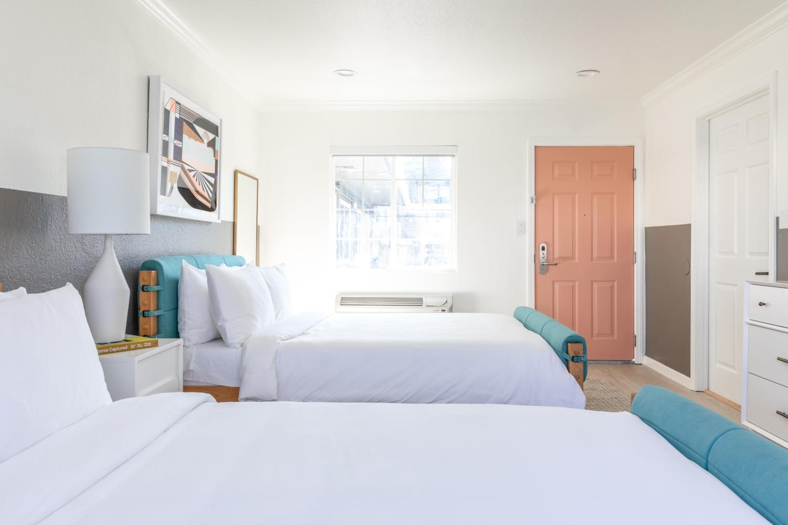 Standard Queen Room photo 3
