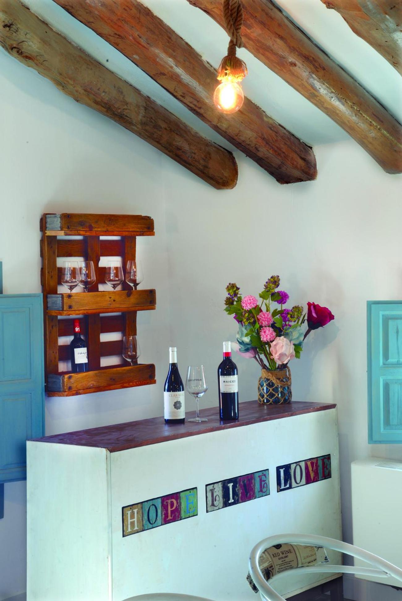 Villa photo 3