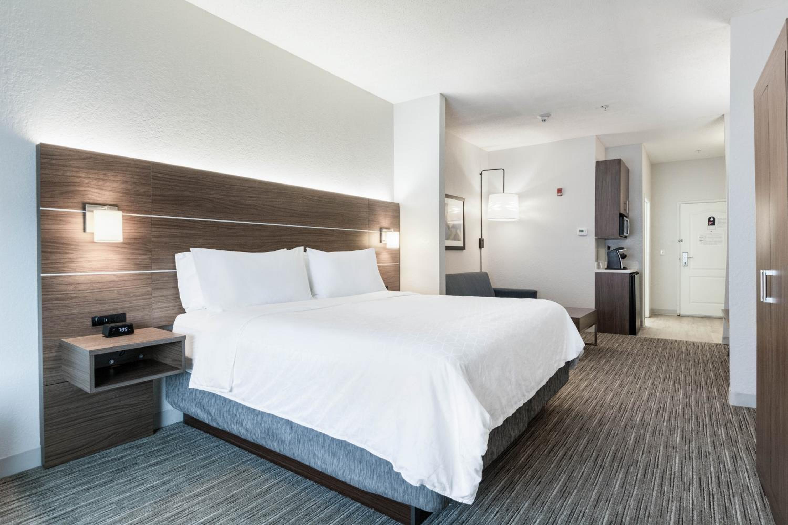 King Suite - Photo 2