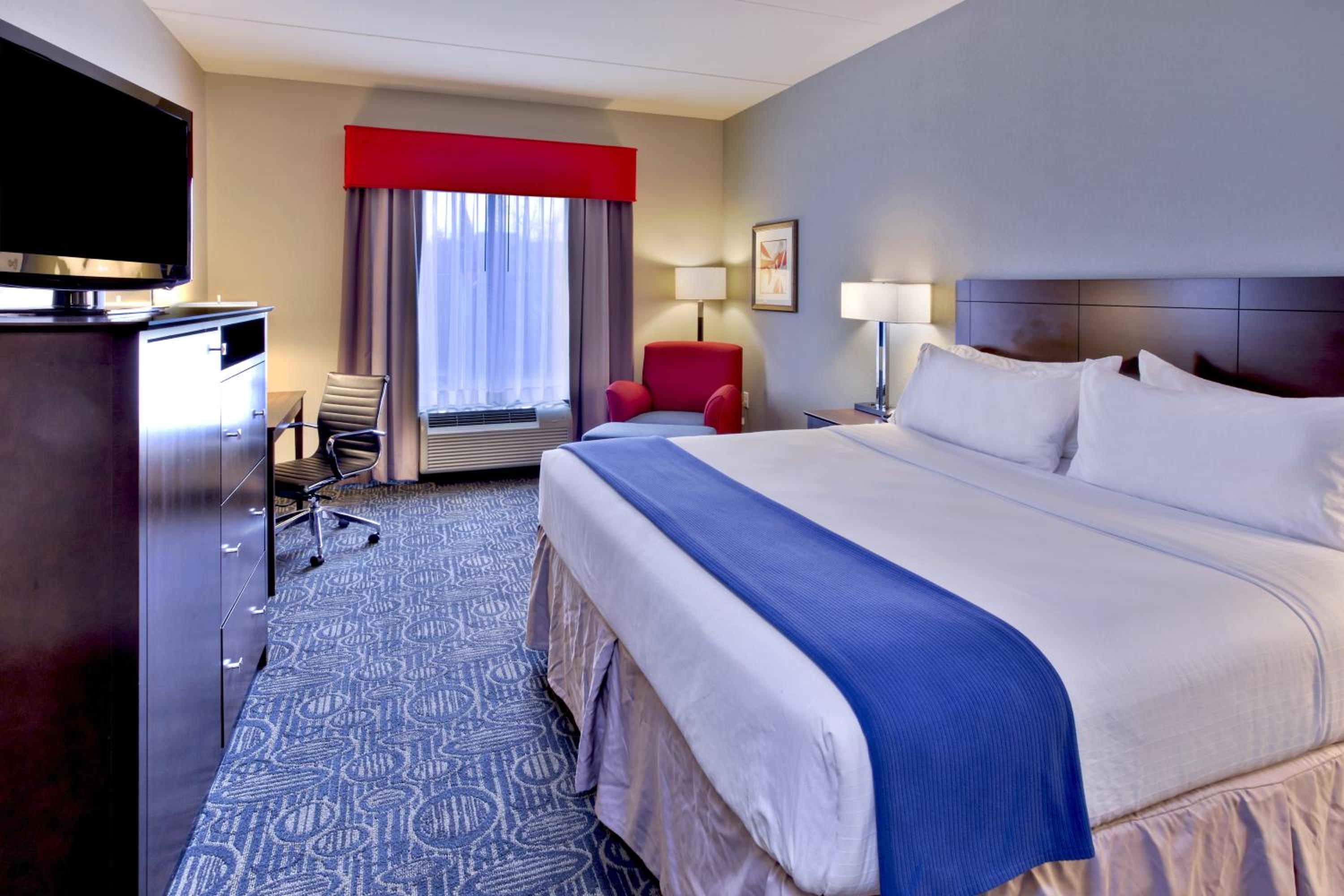 King Room - Hearing Accessible/Non-Smoking  - Photo 2