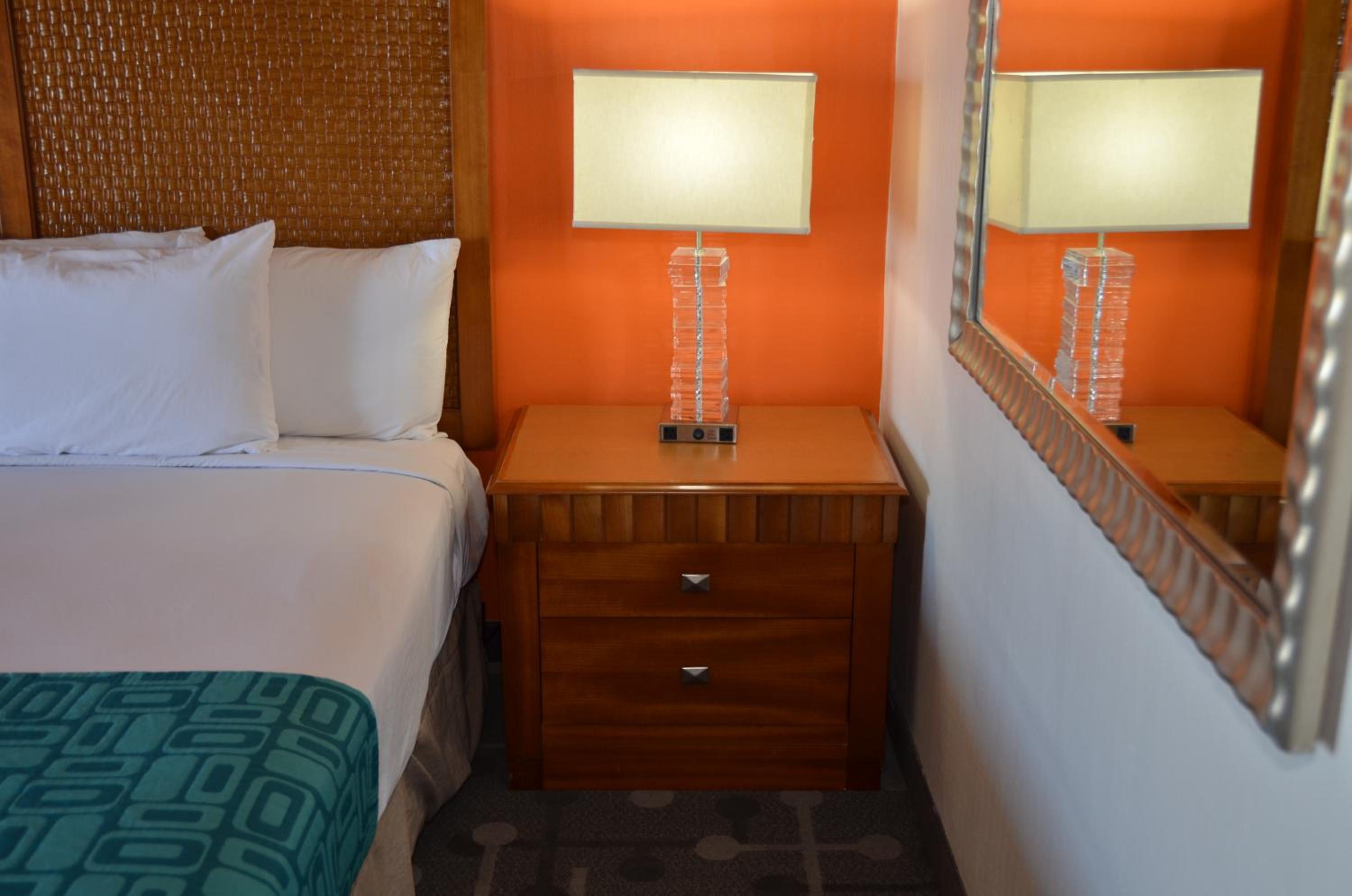 King Room - Non-Smoking - Photo 10