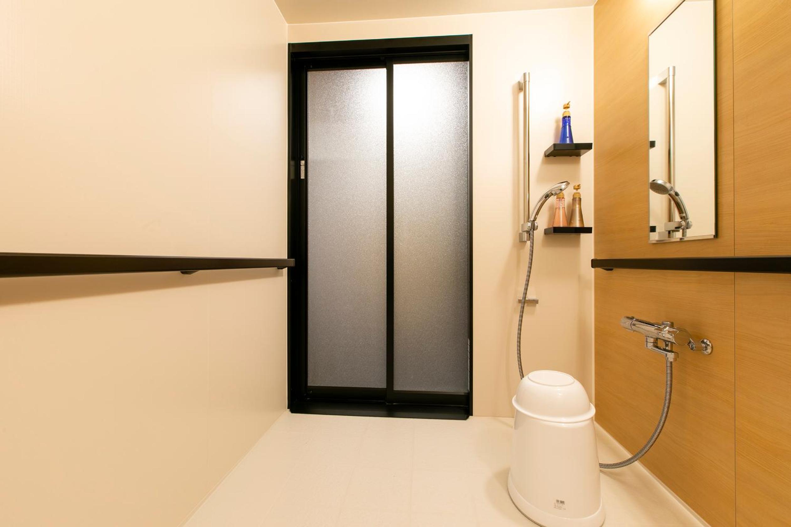 Universal Twin Room - Non-Smoking - North Wing photo 3