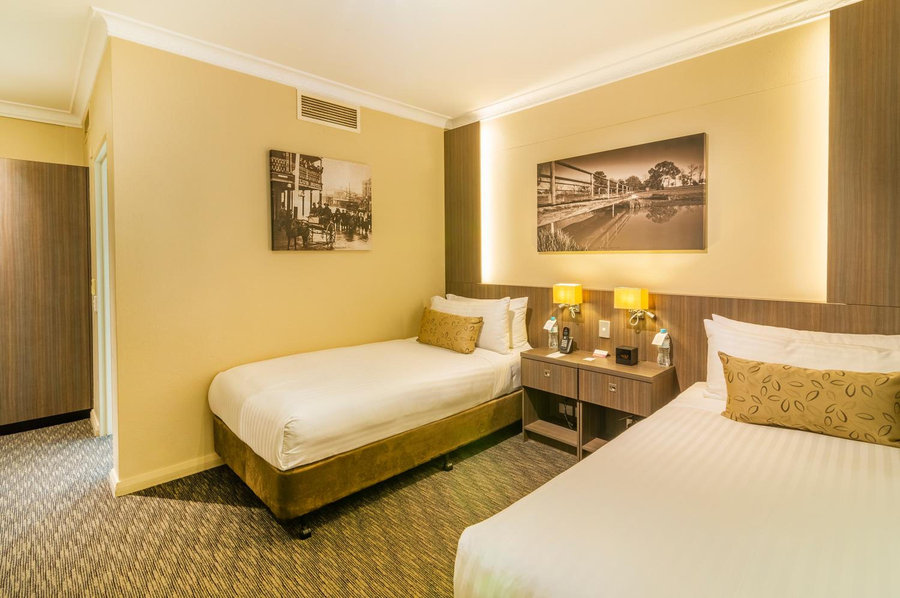 Deluxe Twin Room photo 2