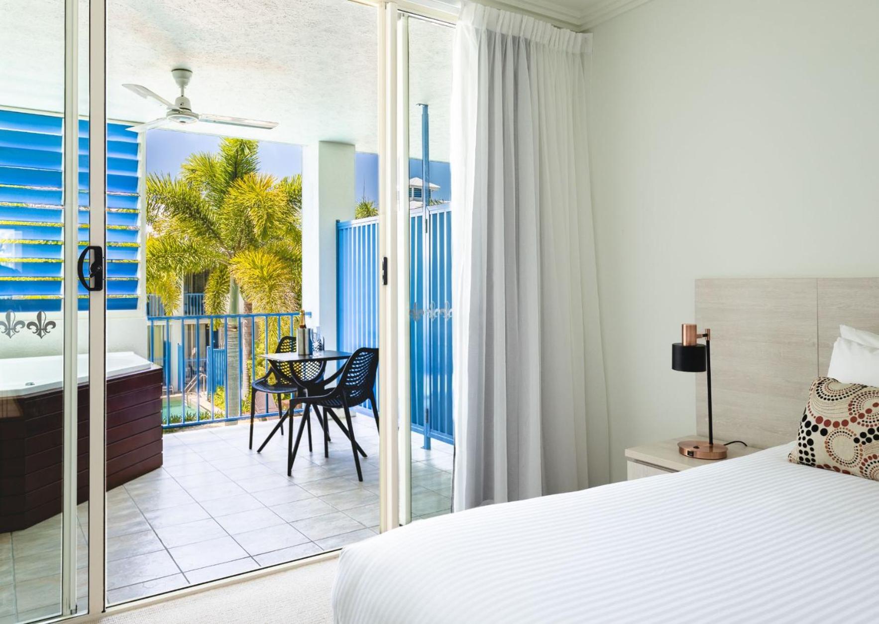 Hotel Room with Spa Bath