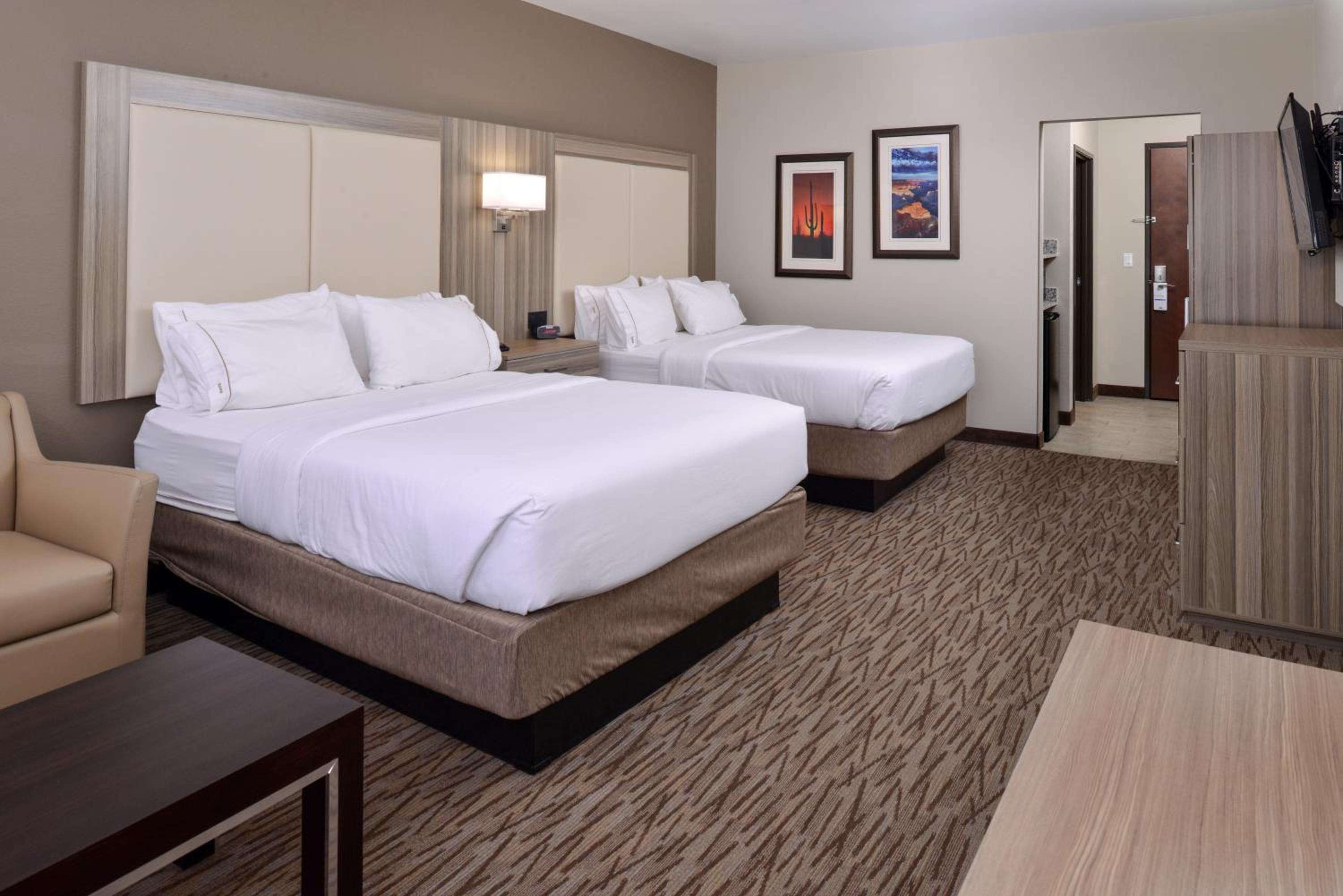 Twin Room - Mobility Access/Hearing Accessible photo 2