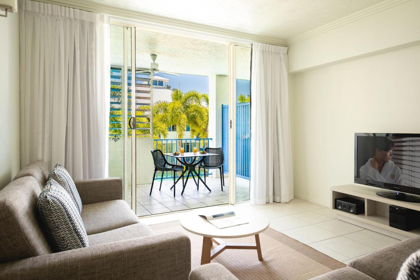 Deluxe One-Bedroom Apartment