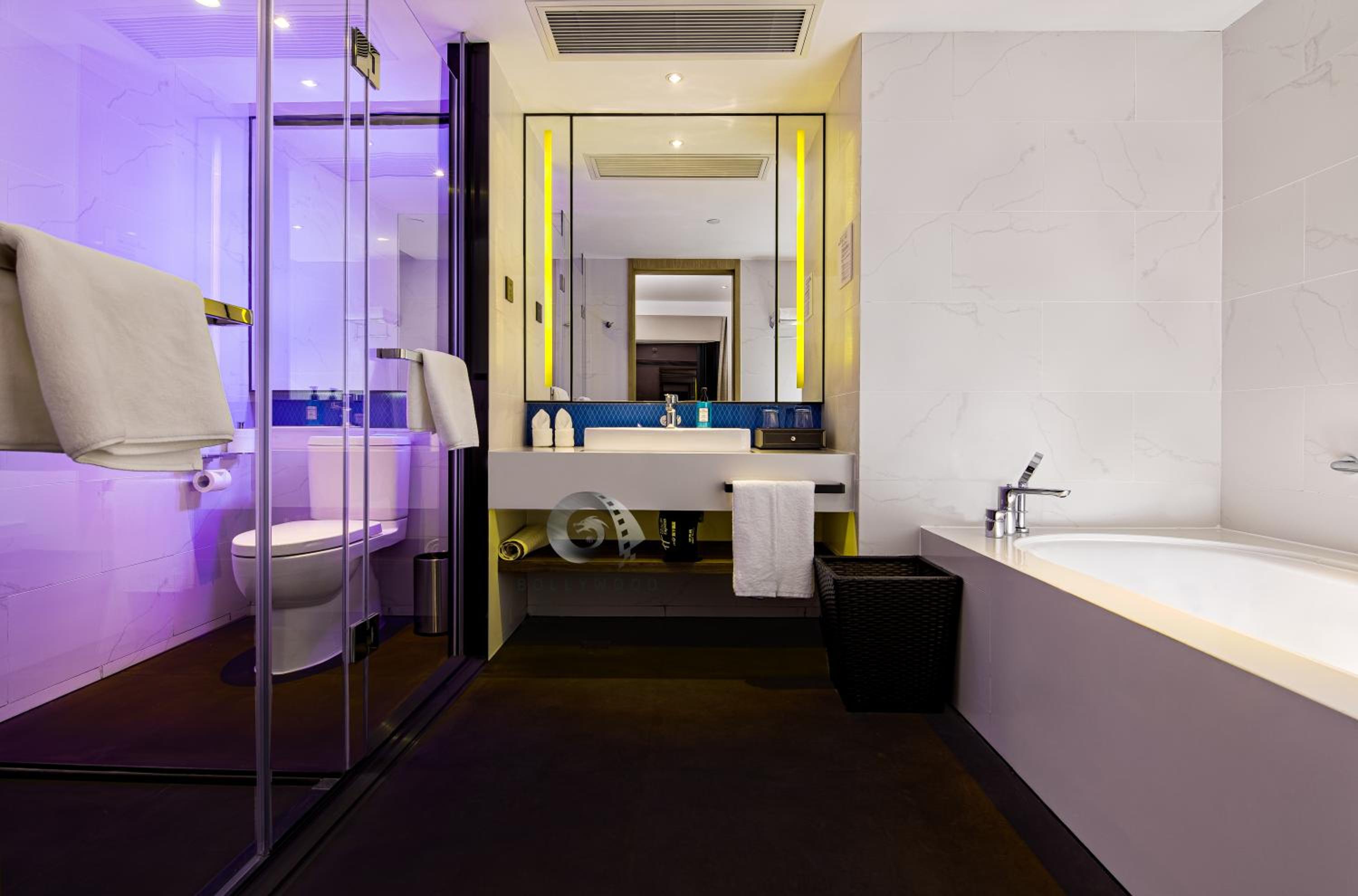 One-Bedroom Suite - Photo 1