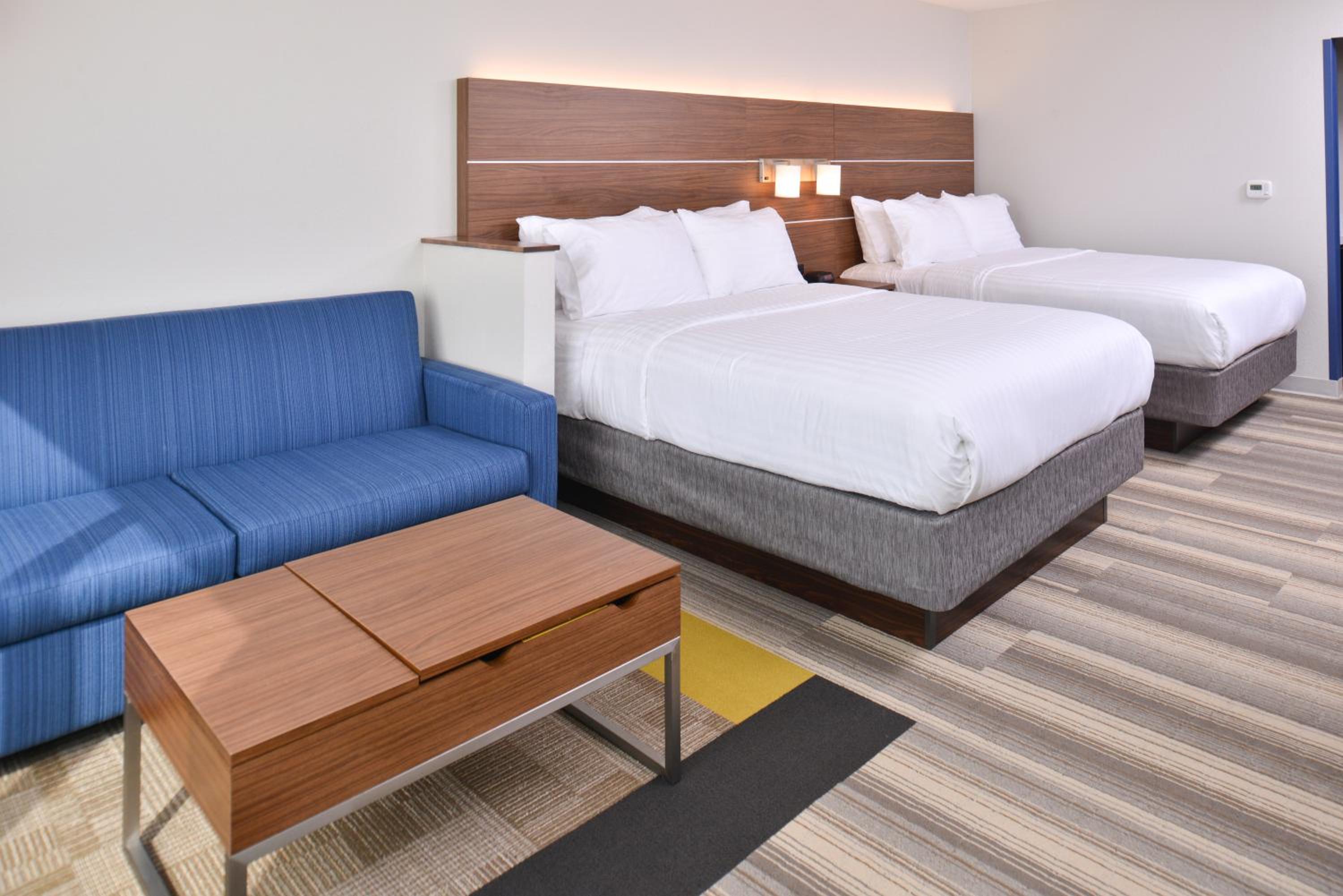 Queen Suite with Two Queen Beds - Communications Accessible photo 2