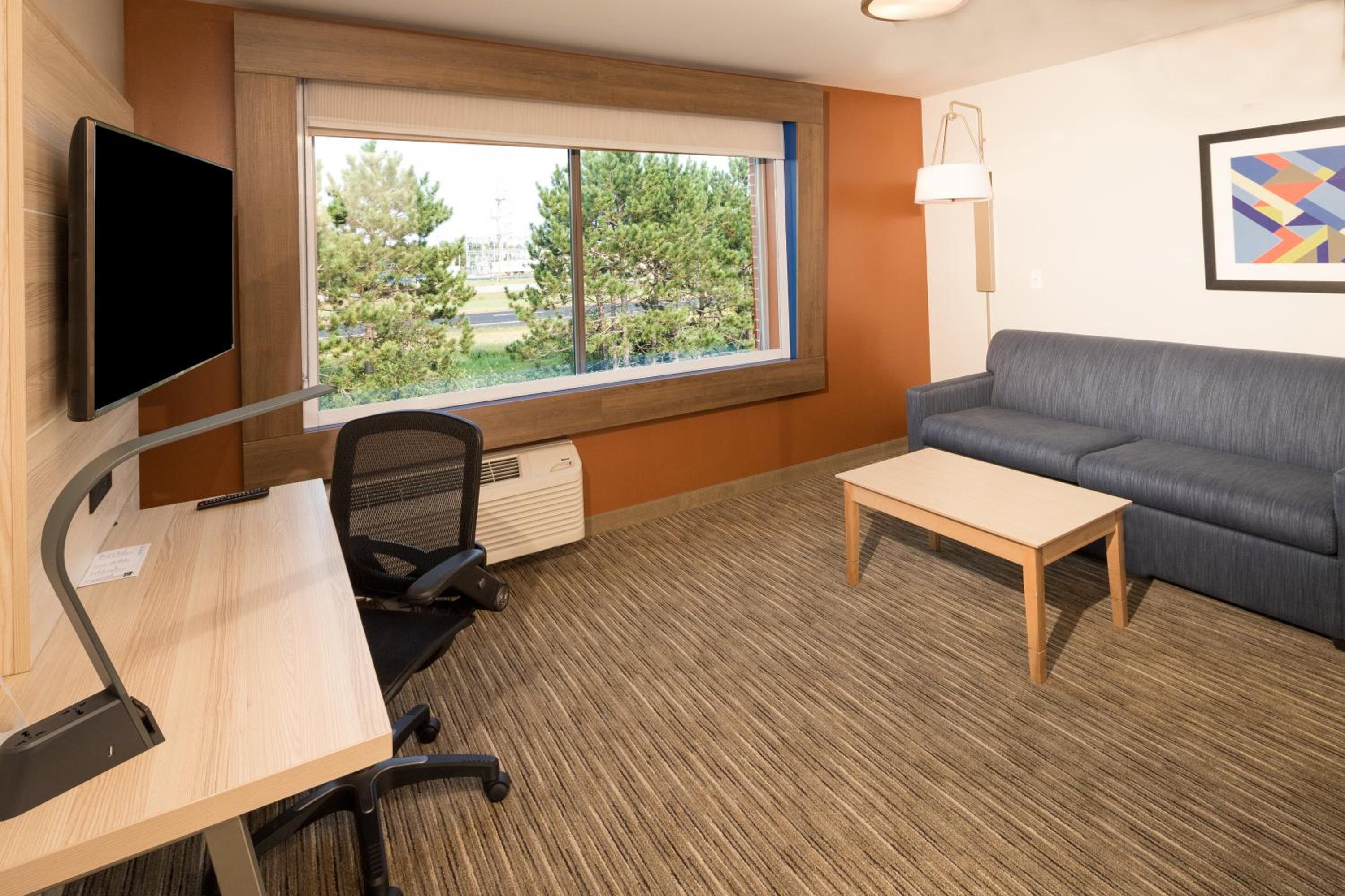 King Suite with Sofa Bed - Photo 3