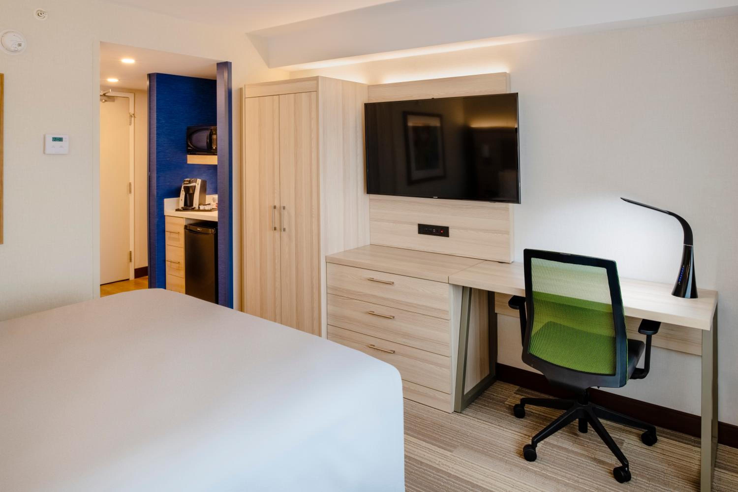 Standard Queen Room - Photo 3