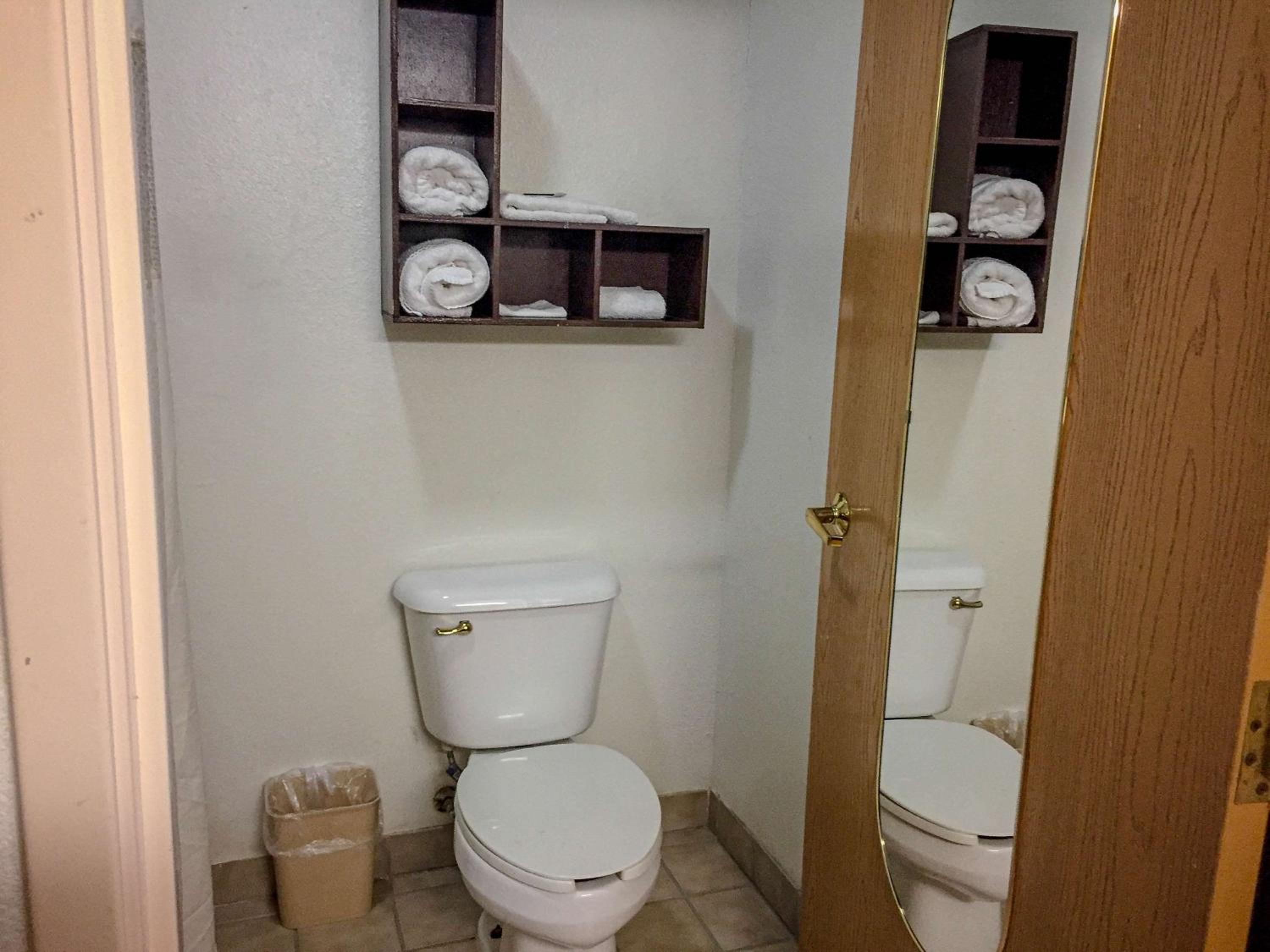 Deluxe Quadruple Room - Non-Smoking - Photo 3
