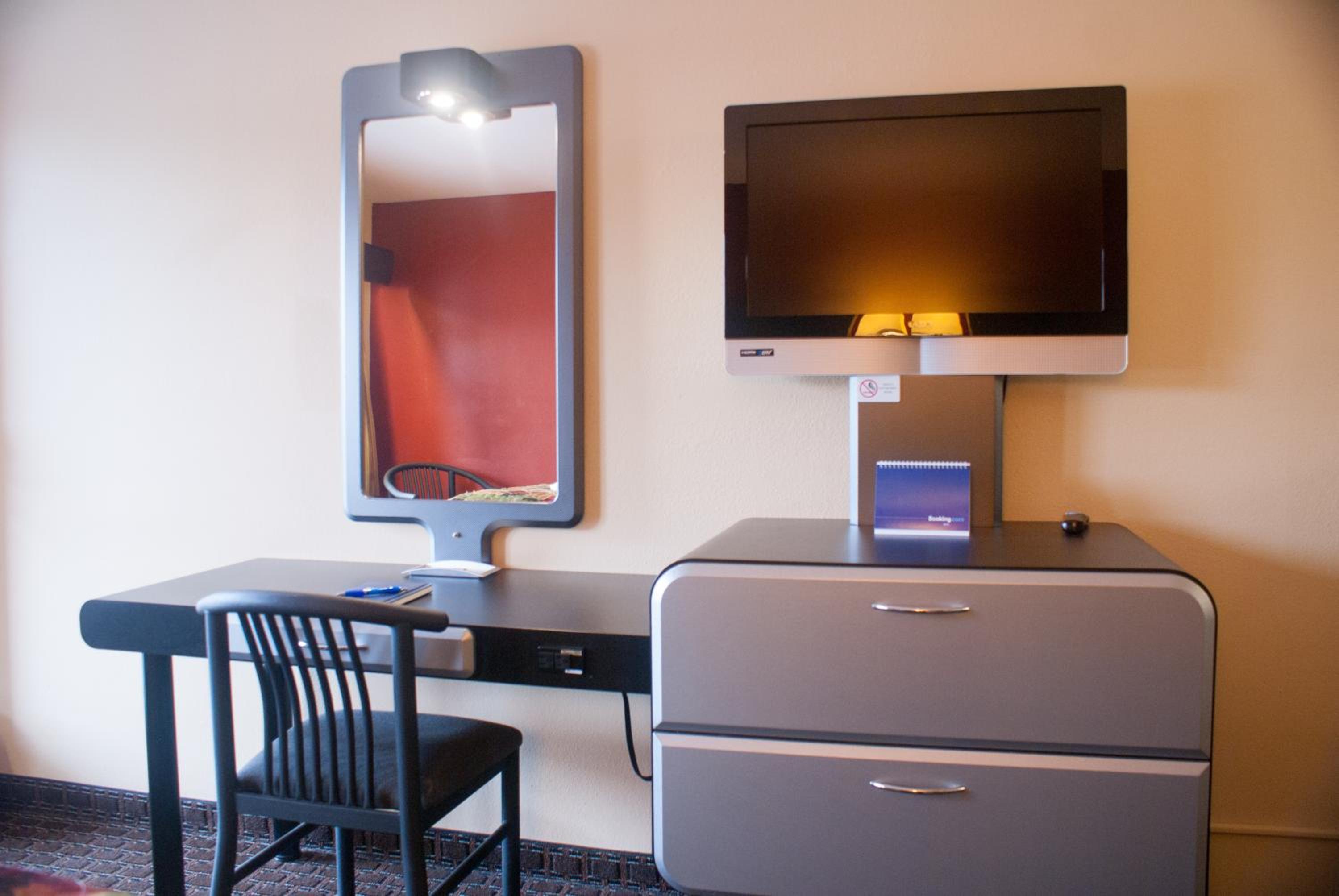 Super 8 by Wyndham Kissimmee/Maingate/Orlando Area, Photo 6