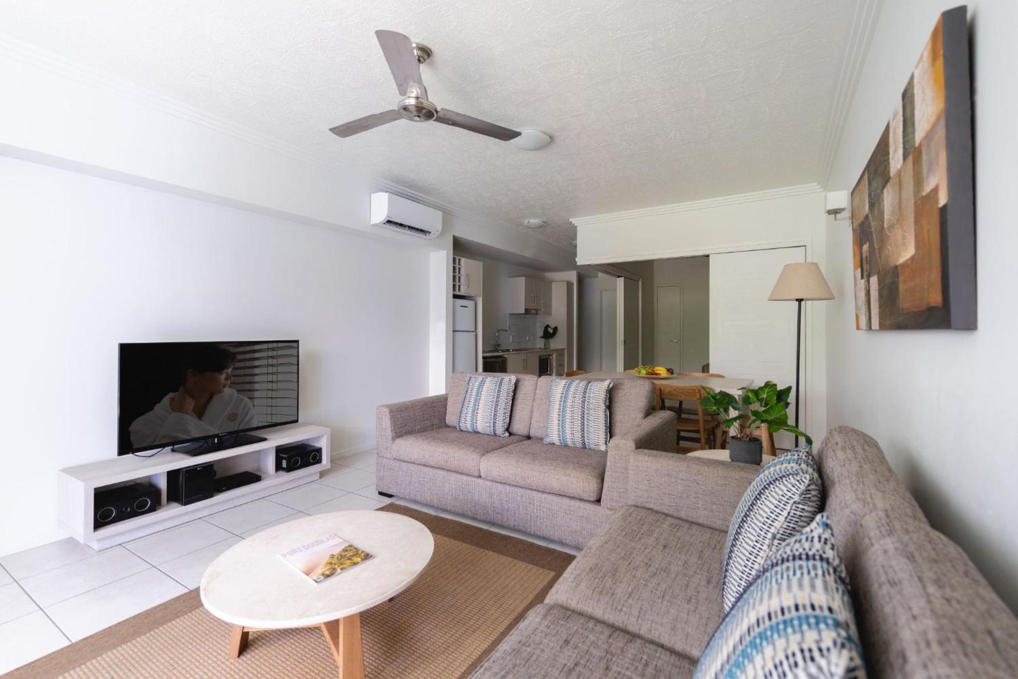 Three-Bedroom Apartment with Spa Bath