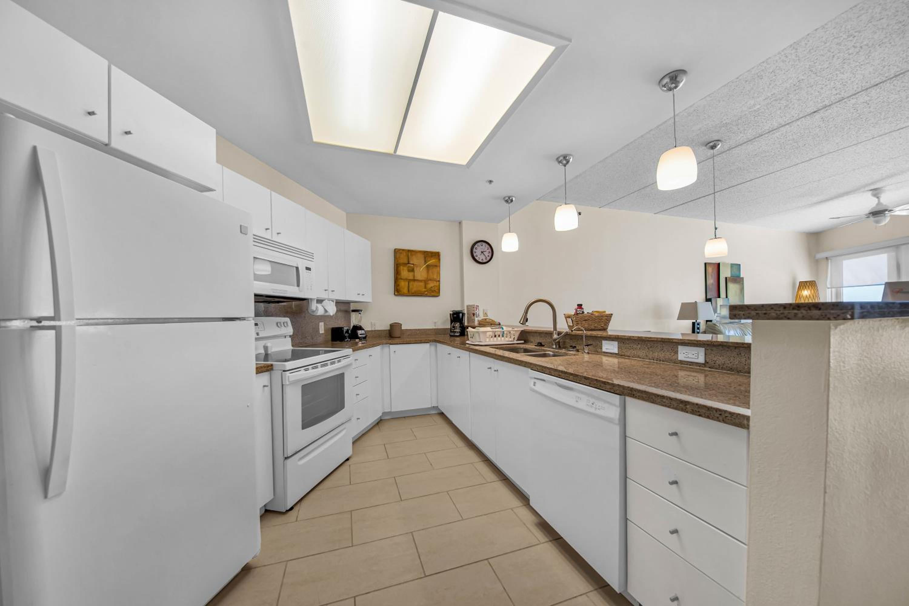 Three-Bedroom Apartment - Photo 3