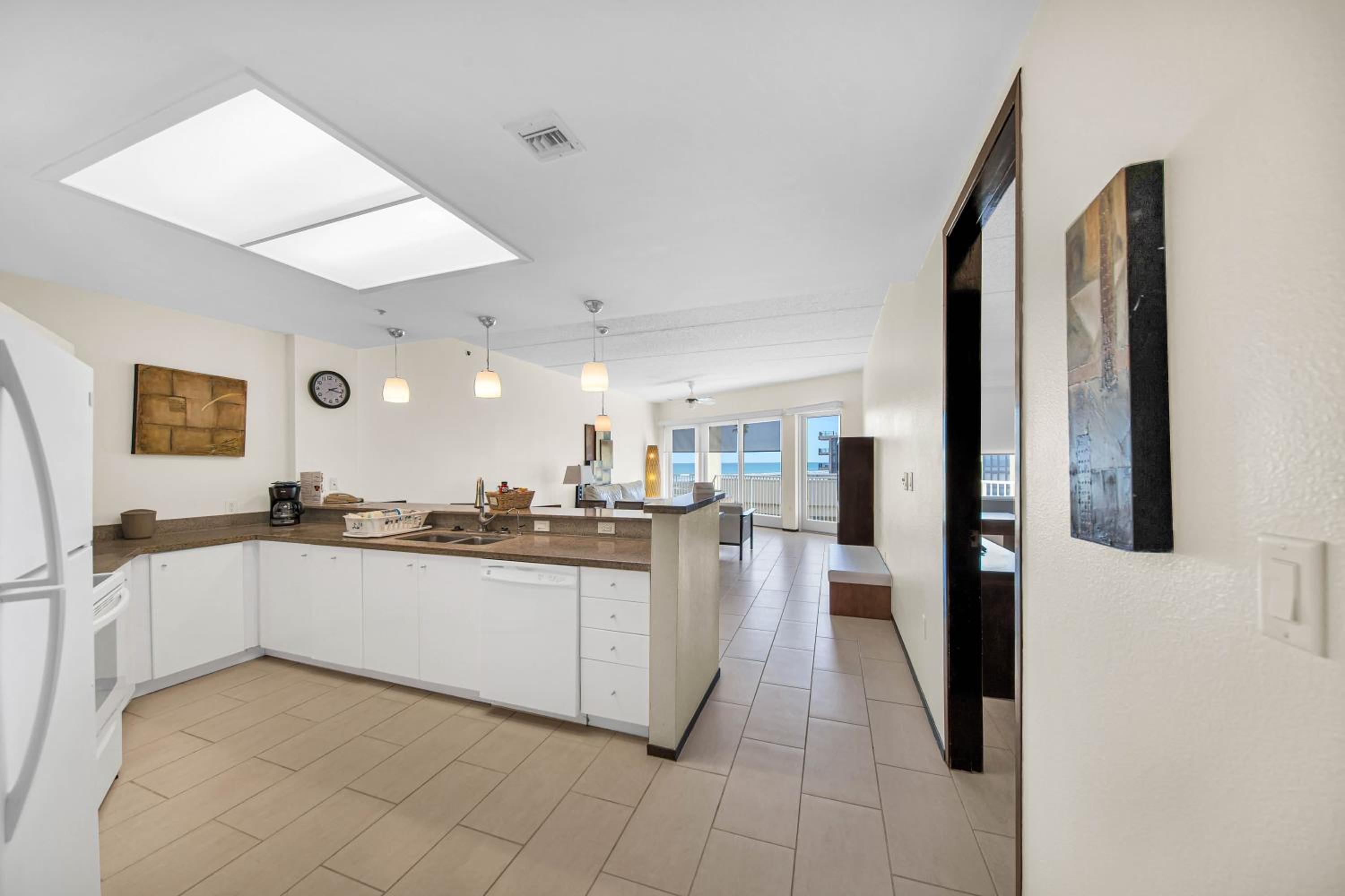 Three-Bedroom Apartment - Photo 4