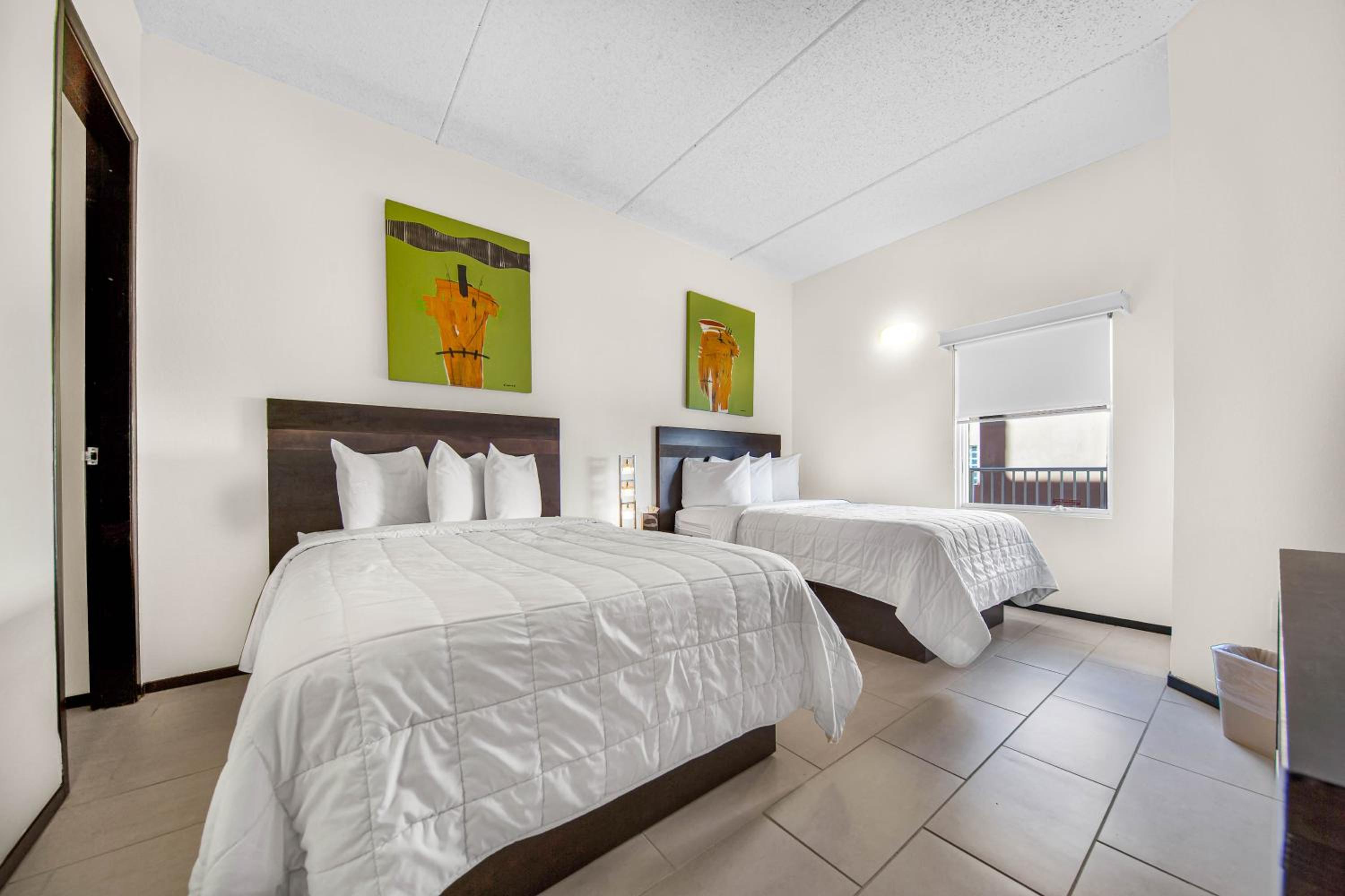 Three-Bedroom Apartment - Photo 8